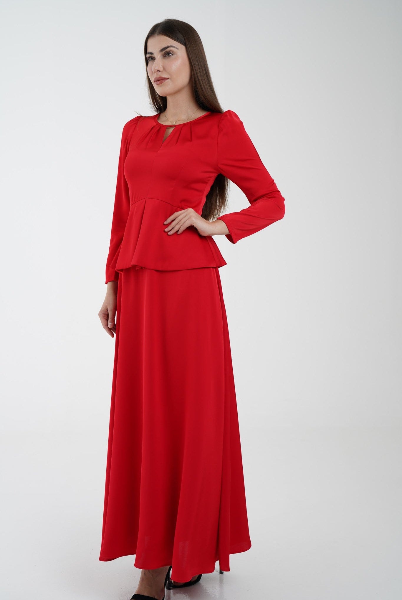 نتشي فستان سادة ماكسي مخصر بفتحة صدر كم طويل نسائي