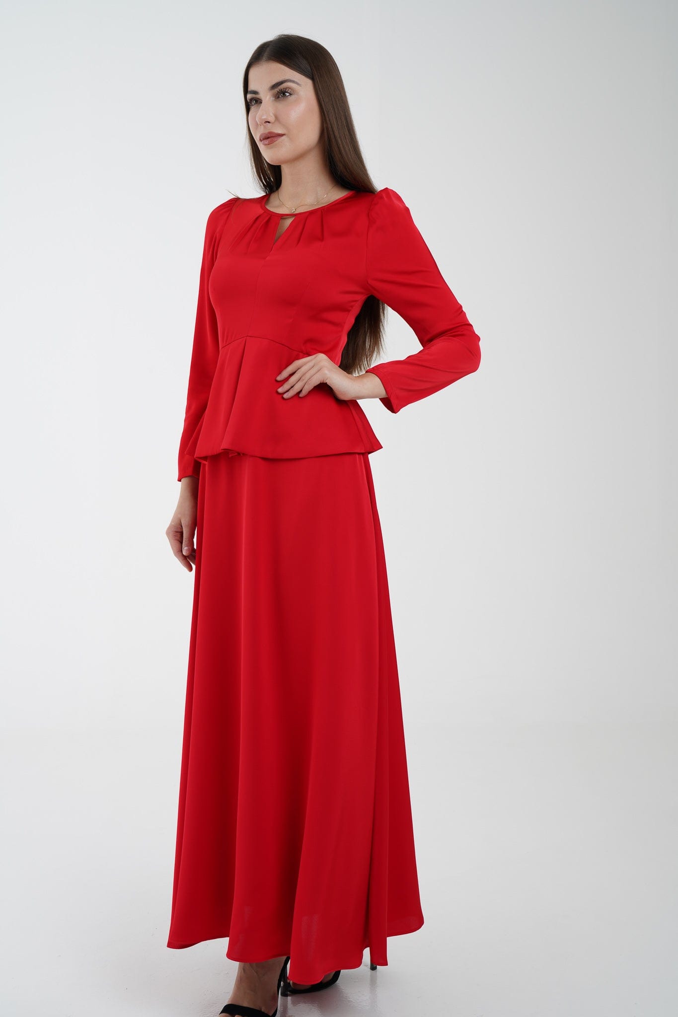 نتشي فستان سادة ماكسي مخصر بفتحة صدر كم طويل نسائي