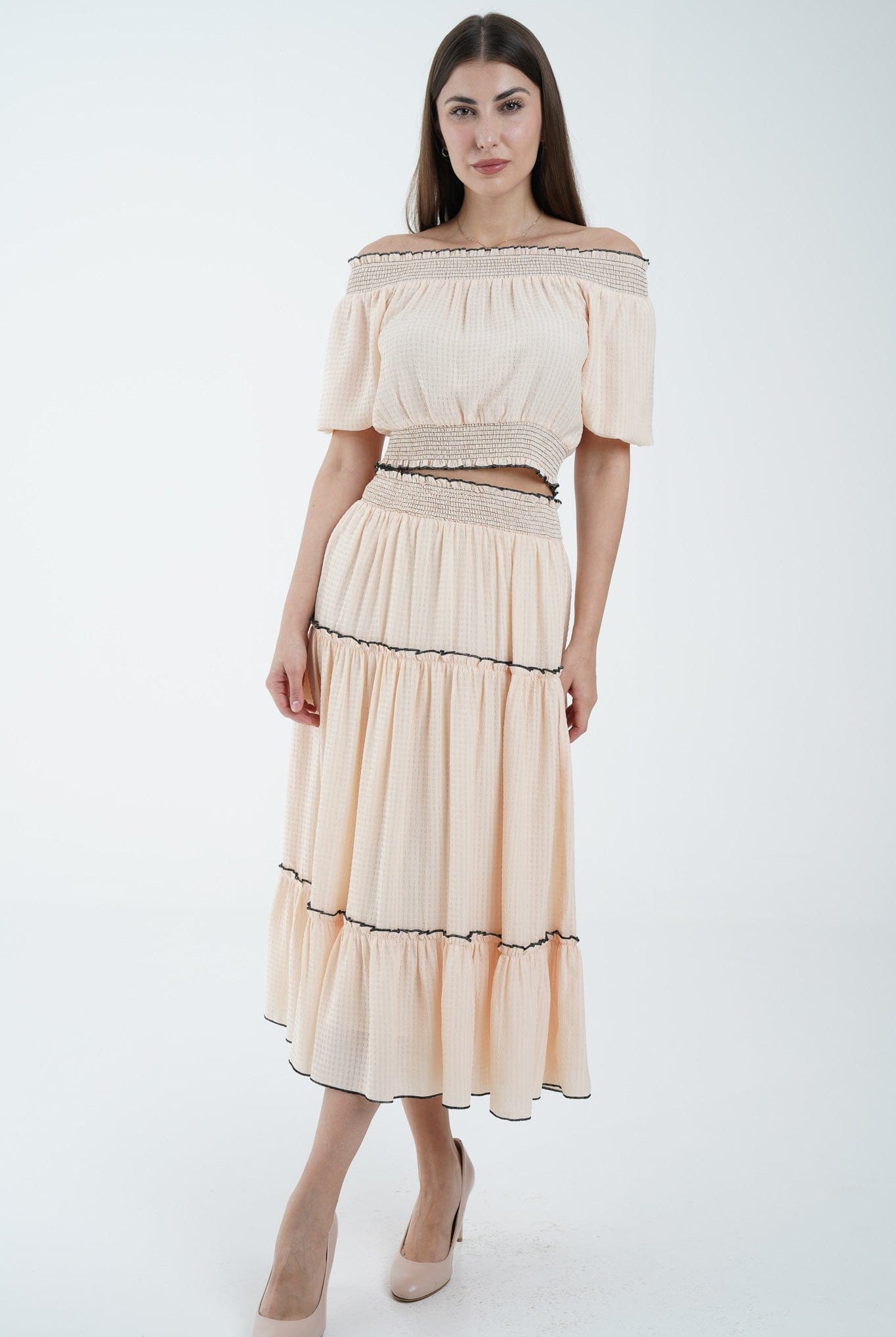 نتشي بلوزة بأكمام قصيرة اوف شولدر بخصر مطاطي