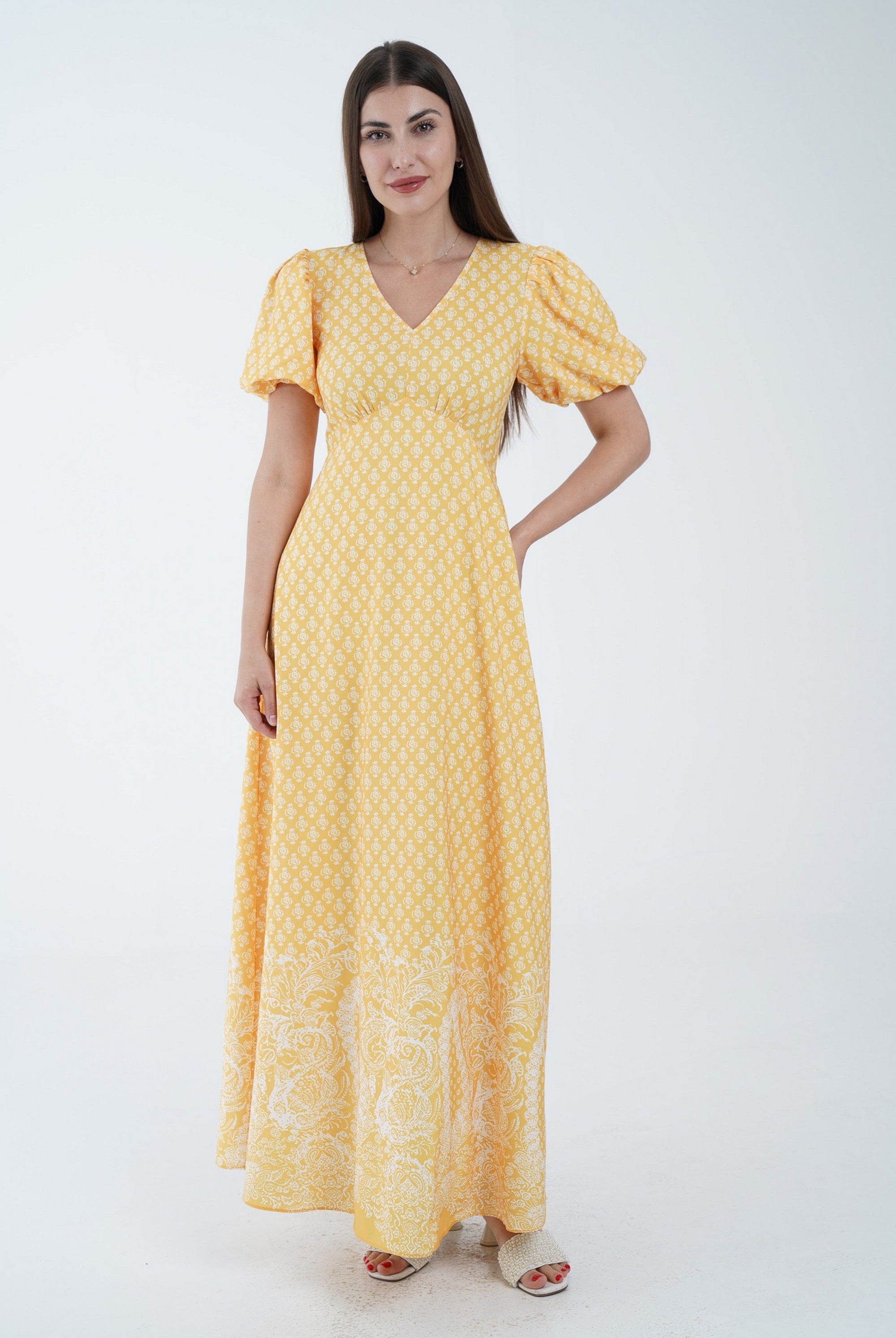 نتشي فستان طويل بأكمام قصيرة بف منقوش