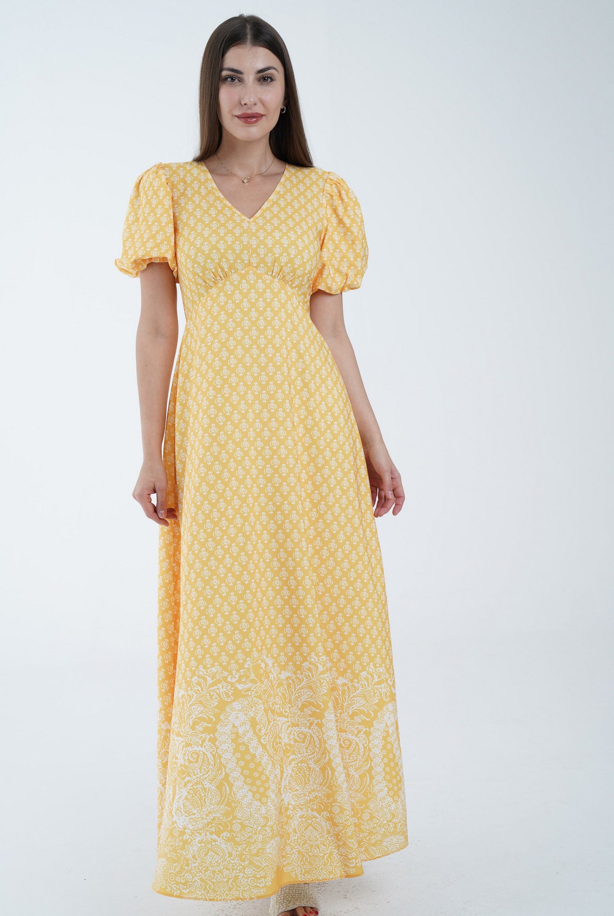 نتشي فستان طويل بأكمام قصيرة بف منقوش