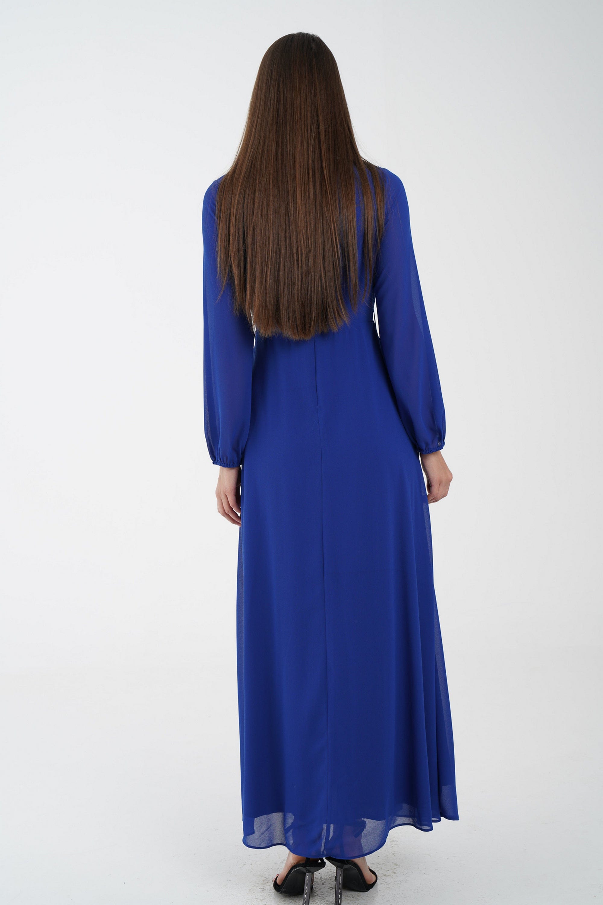 نتشي فستان كلاسيك سادة ماكسي بفتحة صدر وكشكشة من الخصر كم طويل بف نسائي