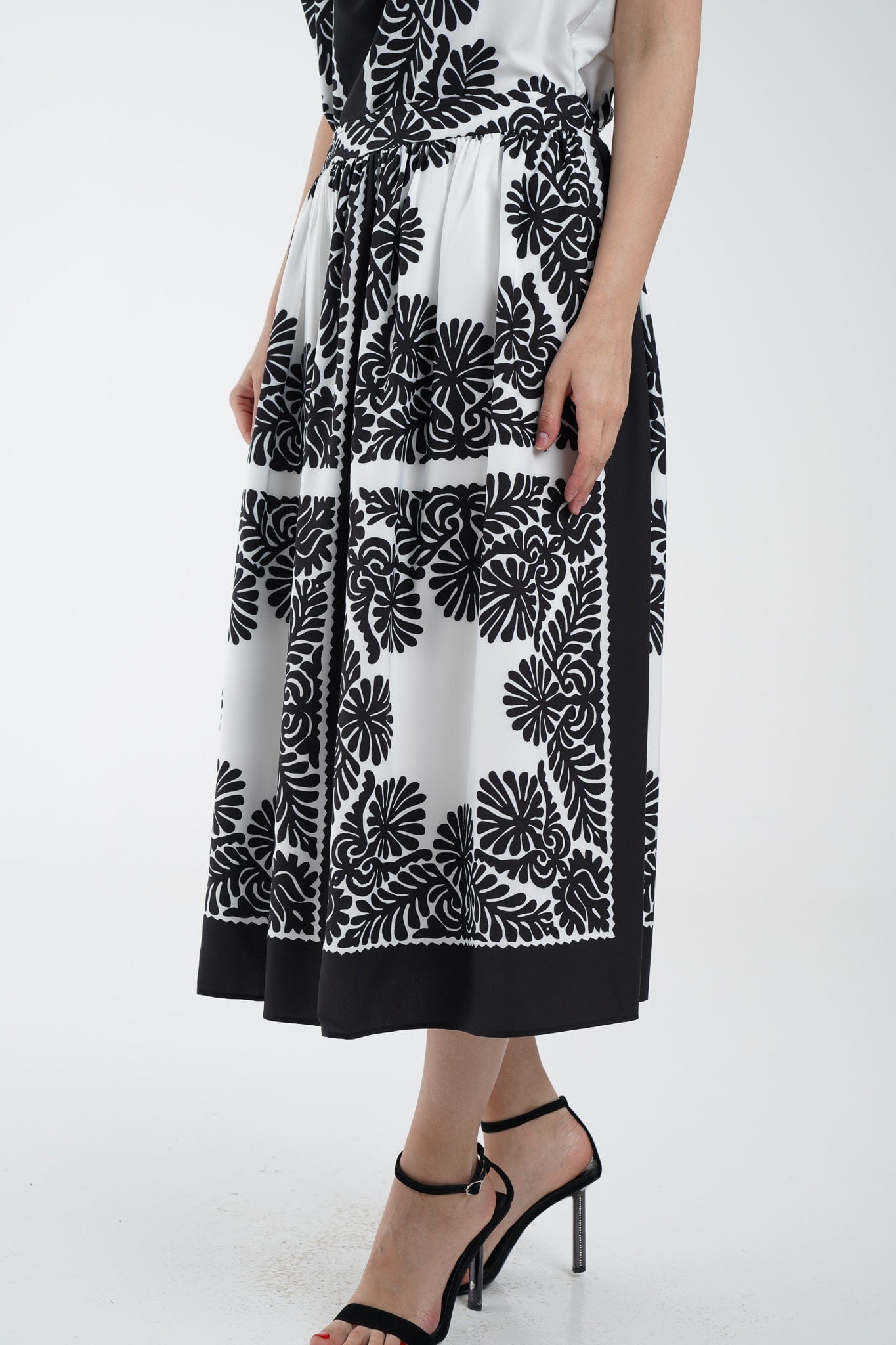 نتشي تنورة ميدي نسائية مشجرة بخصر عالي