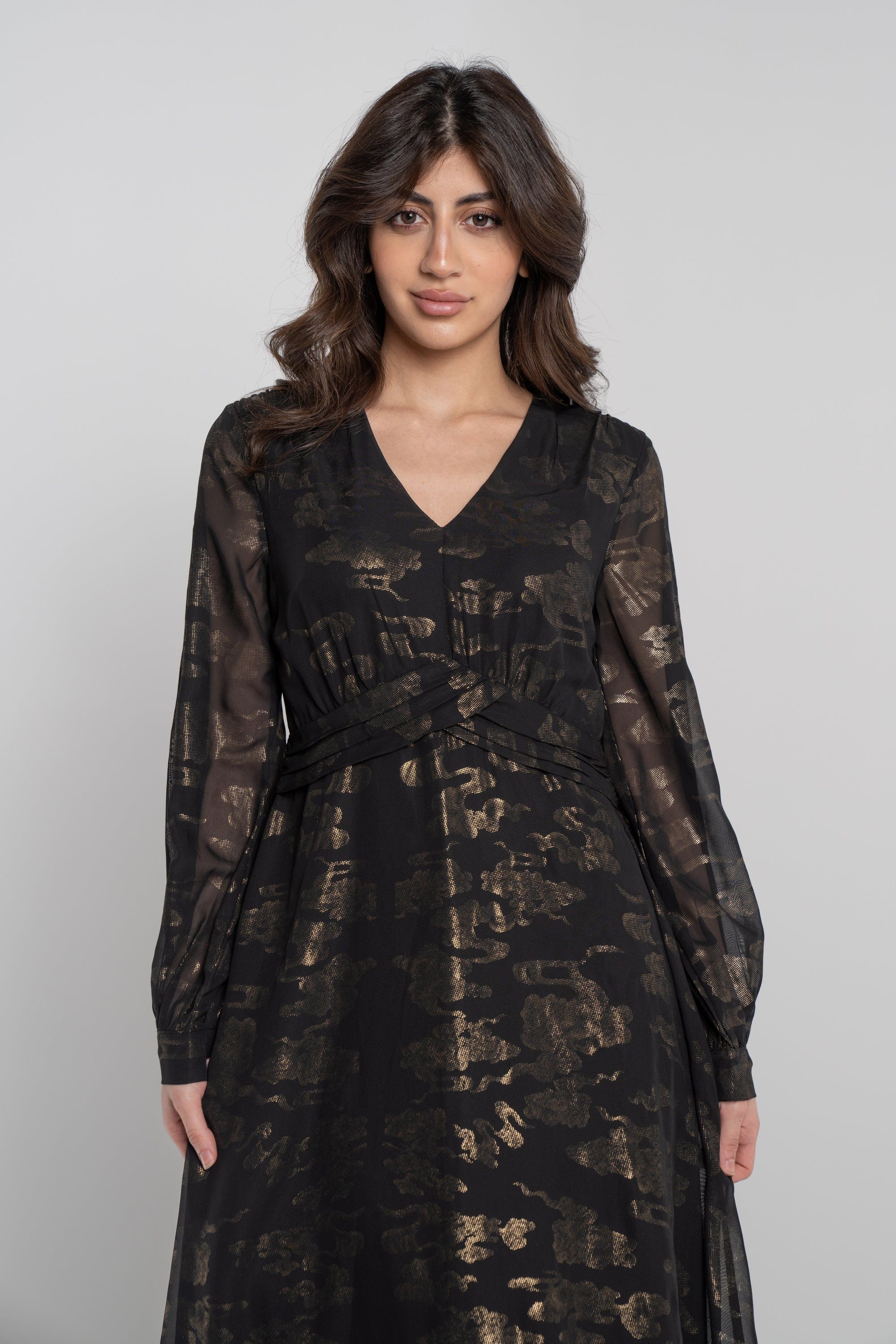 نتشي فستان طويل منقوش لامع مخصر كم طويل بفتحة سبعة نسائي