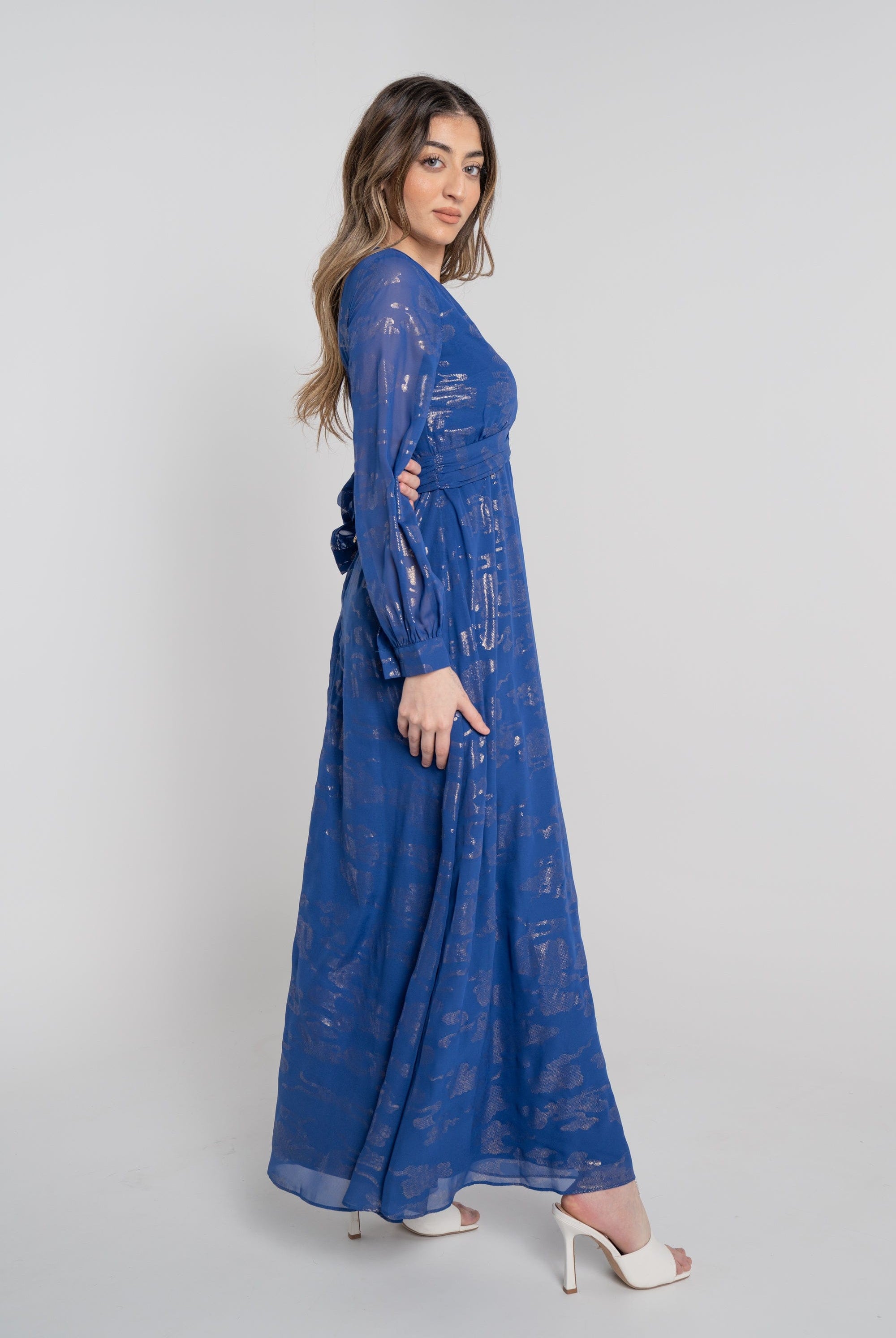 نتشي فستان طويل منقوش لامع مخصر كم طويل بفتحة سبعة نسائي