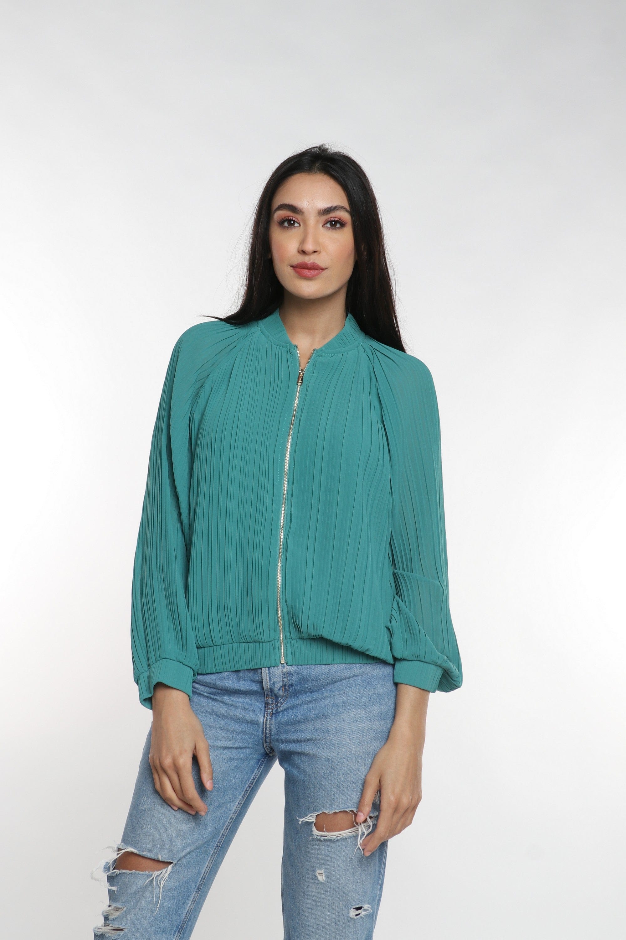 نتشي سترة سادة بكسرات بسحاب بأكمام طويلة