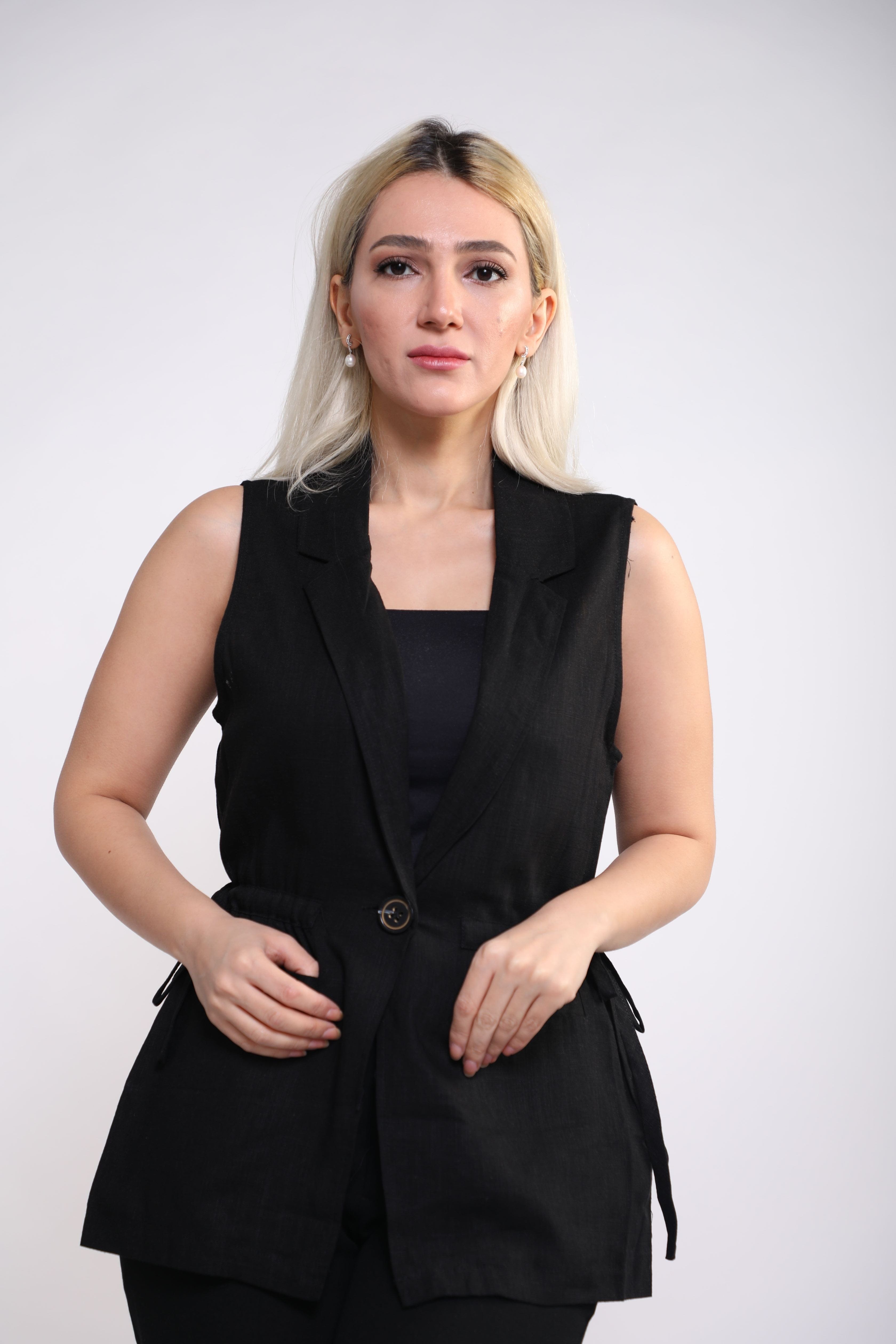 نتشي سترة طويلة بأزرار أمامية مخصر بدون كم