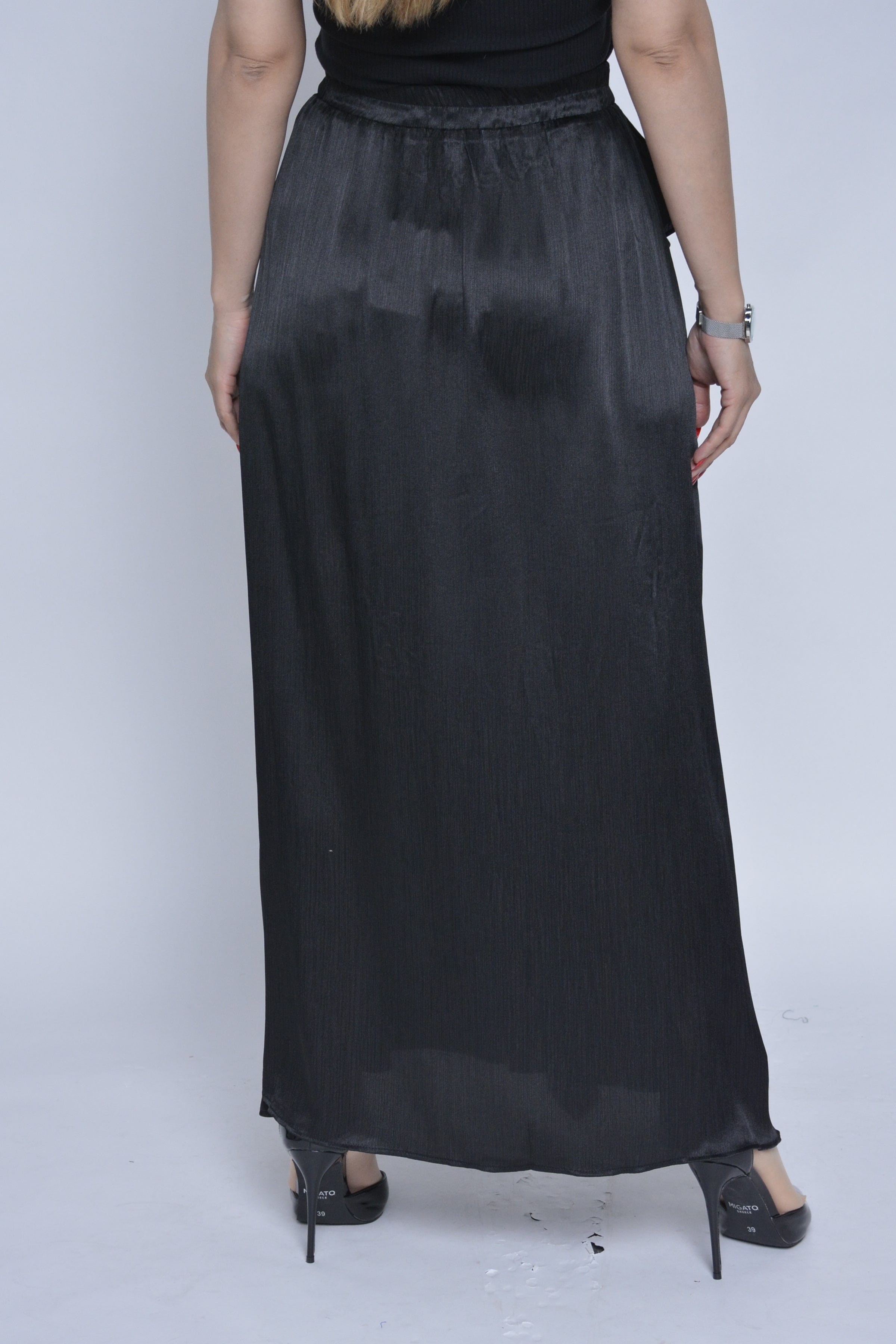 نتشي تنورة طويلة سادة لامعة بكشكش من أعلى لأسفل نسائية