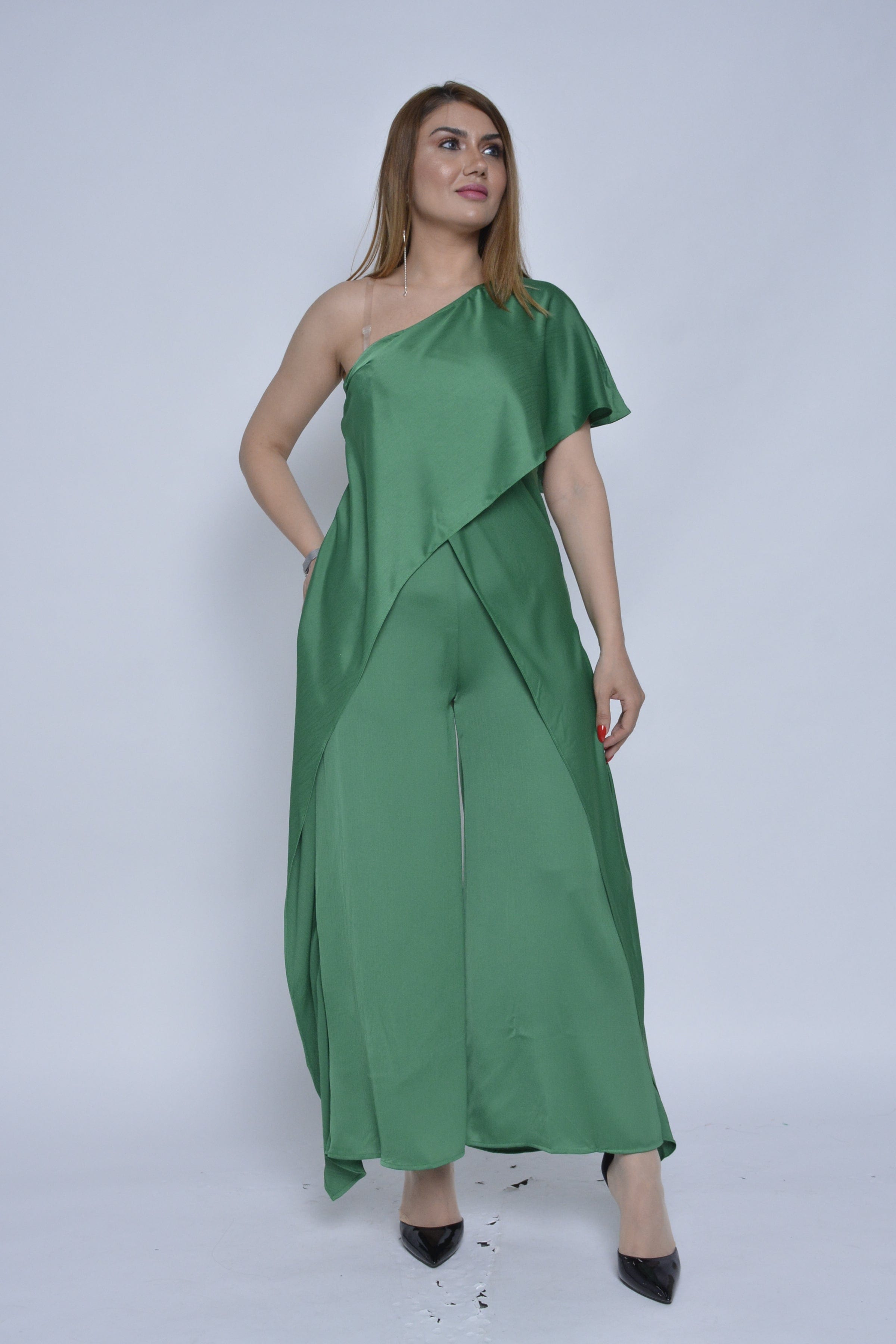 نتشي جمبسوت للمناسبات بكتف واحد