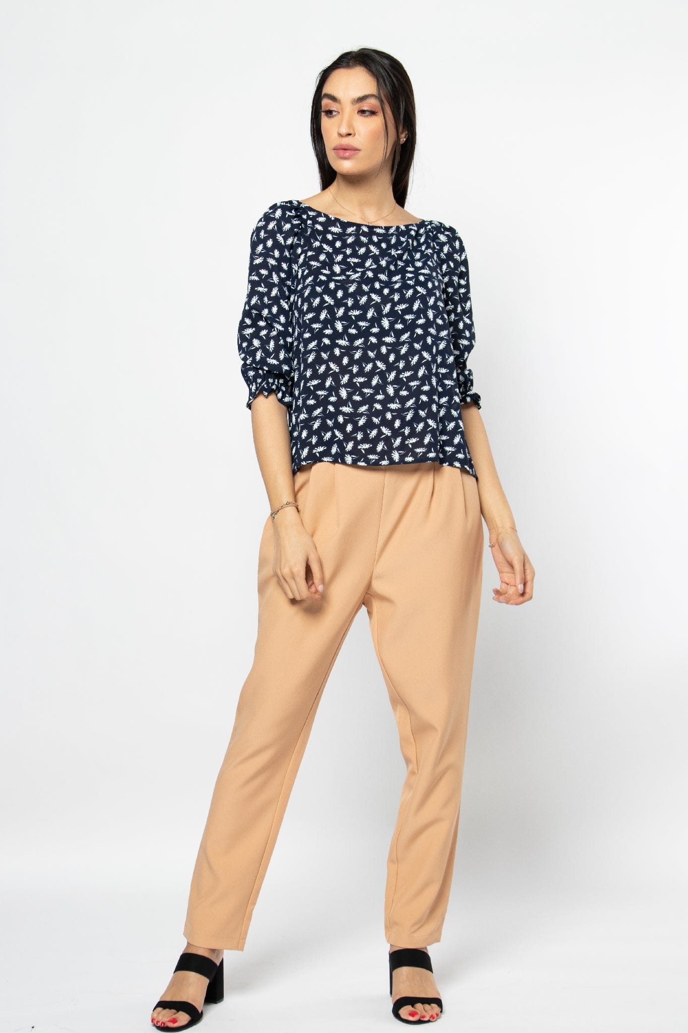 نتشي بلوزة مشجرة بفتحة دائرية 3/4 كم مع أسورة نسائي