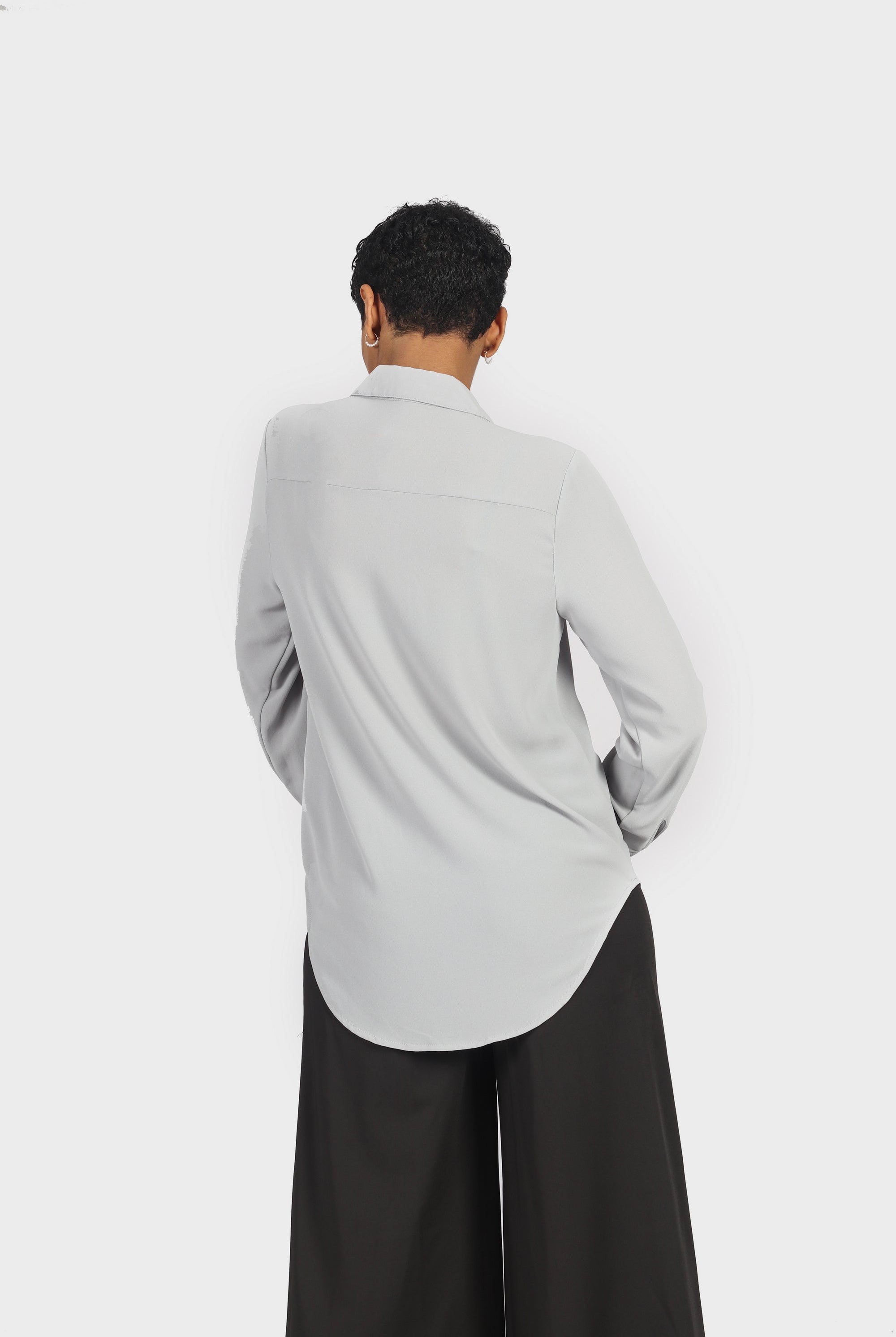 نتشي بلوزة رسمية بكسرات بكم طويل نسائي