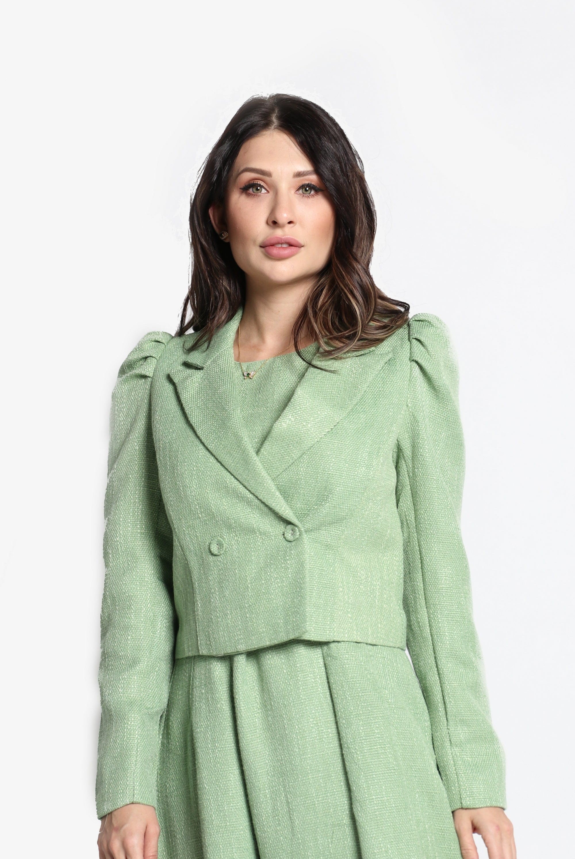 نتشي بليزر نسائي قصير بأكمام طويلة