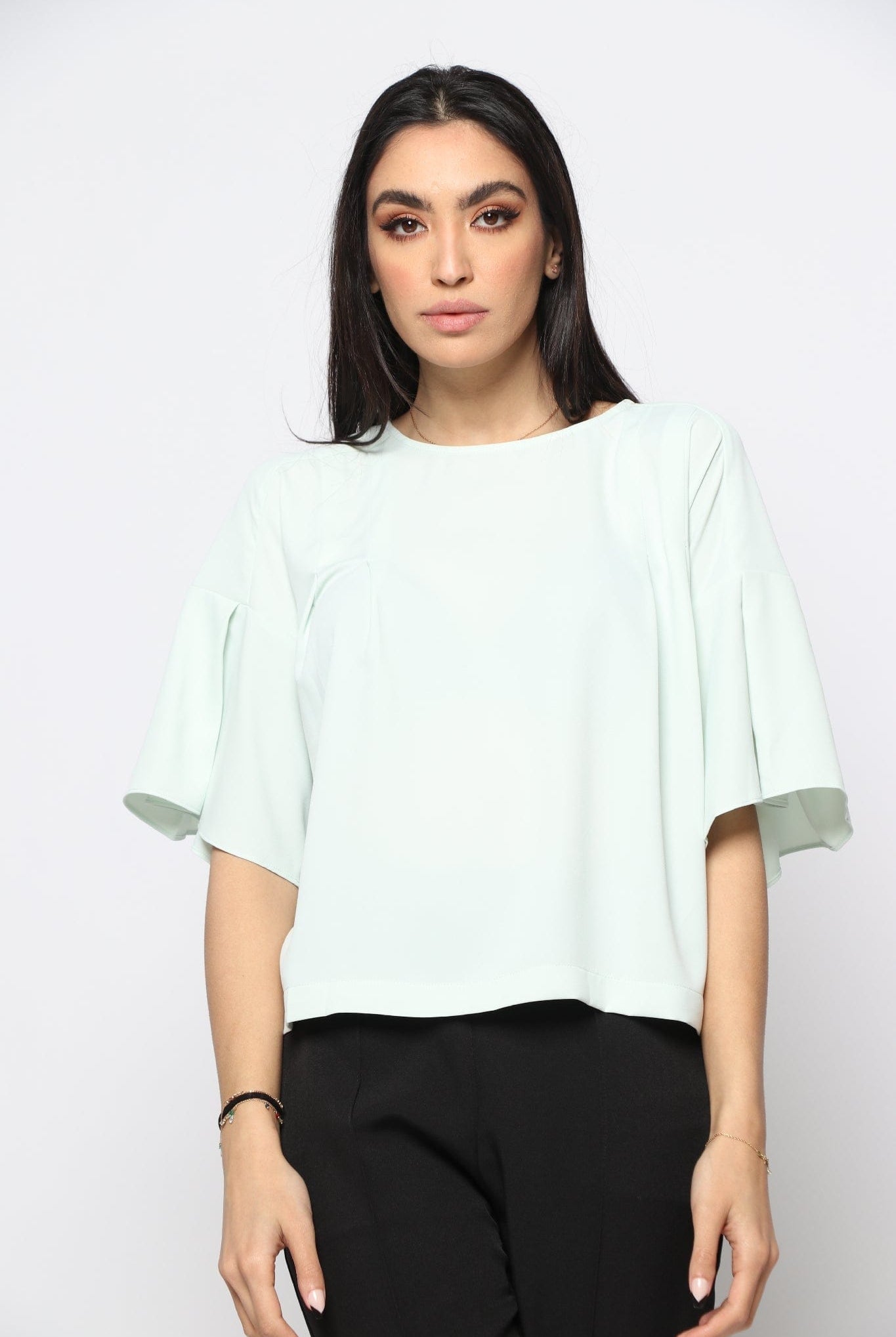 نتشي بلوزة سادة بأكمام قصيرة واسعة نسائي