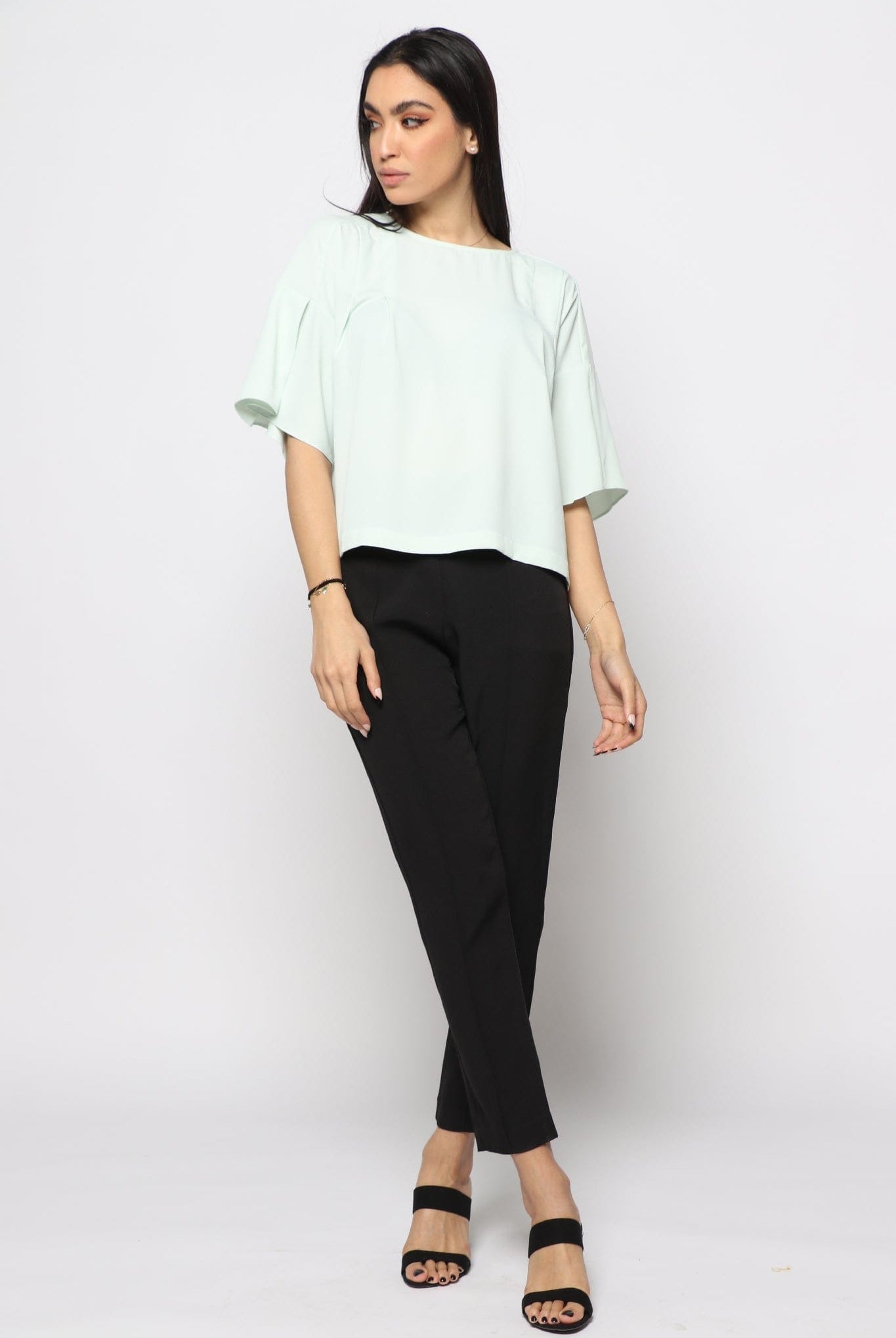 نتشي بلوزة سادة بأكمام قصيرة واسعة نسائي