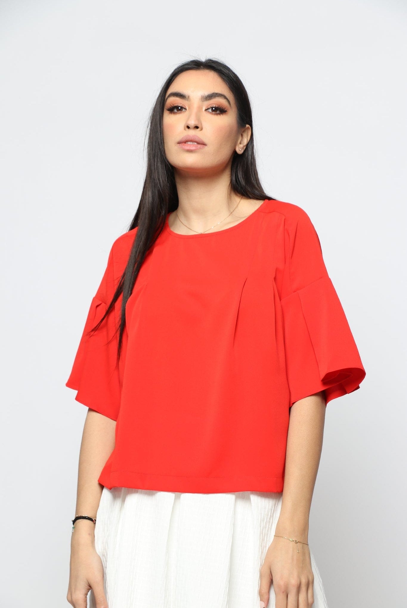 نتشي بلوزة سادة بأكمام قصيرة واسعة نسائي