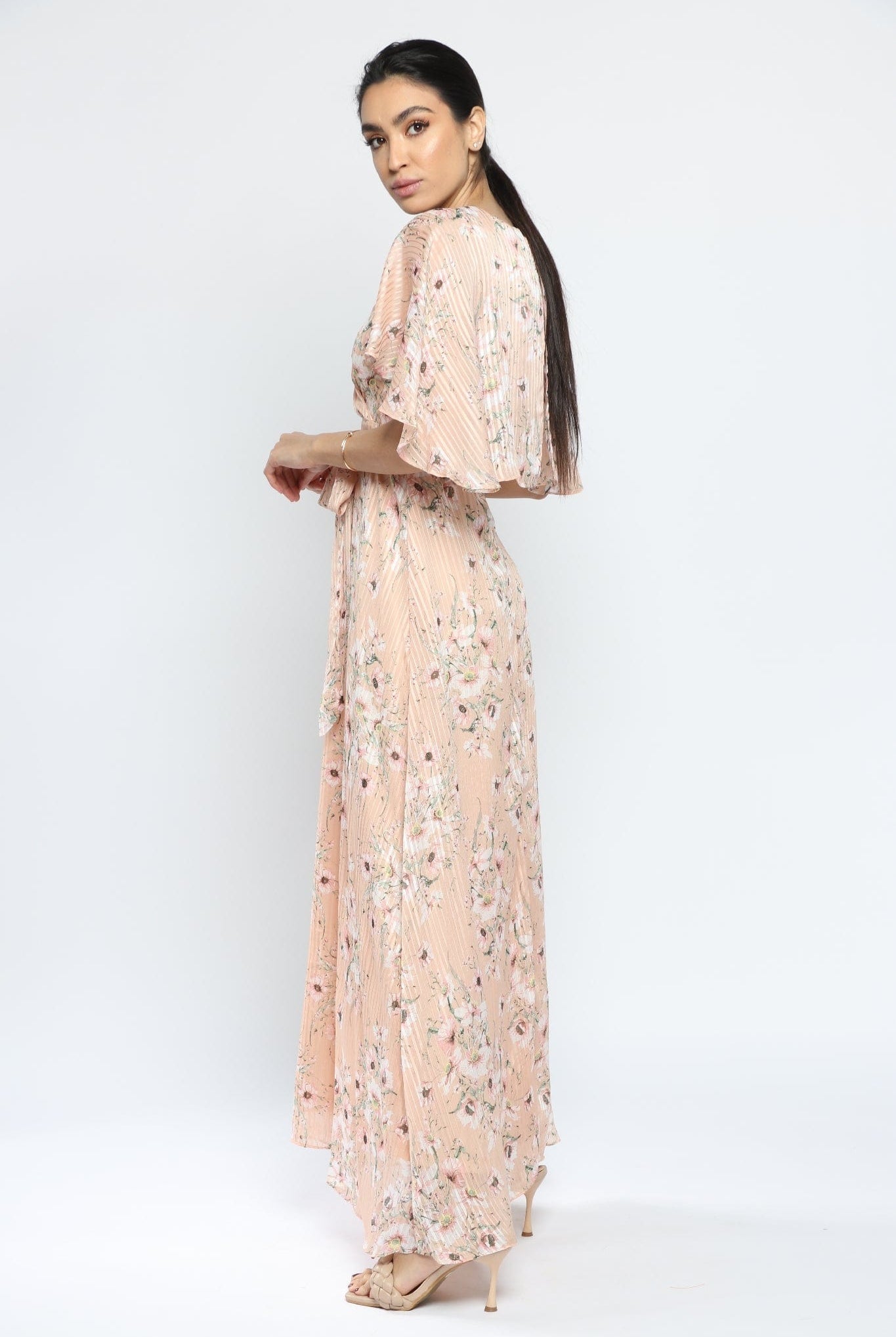 نتشي فستان ماكسي مشجر بكم مفتوح