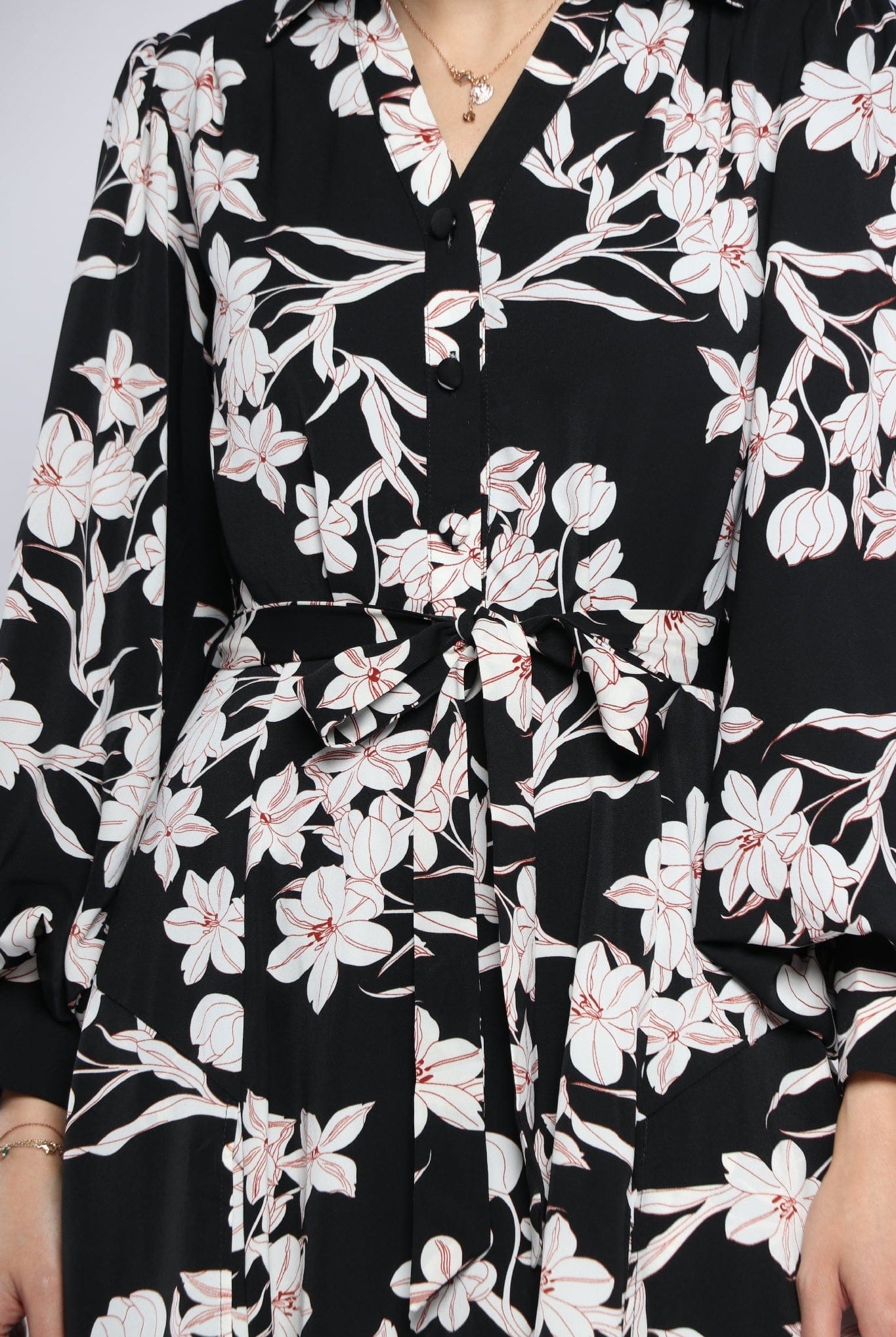 نتشي فستان طويل الأكمام ماكسي مشجر برقبة سبعة