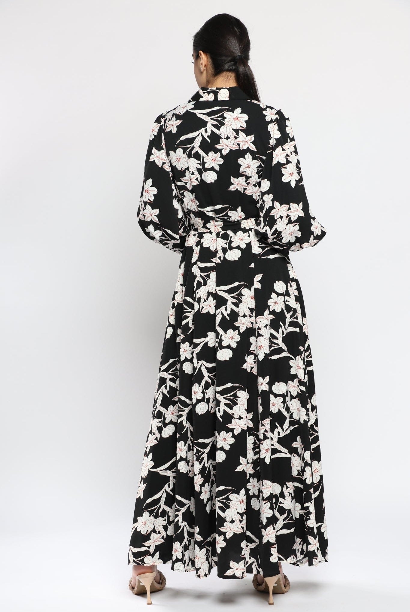 نتشي فستان طويل الأكمام ماكسي مشجر برقبة سبعة