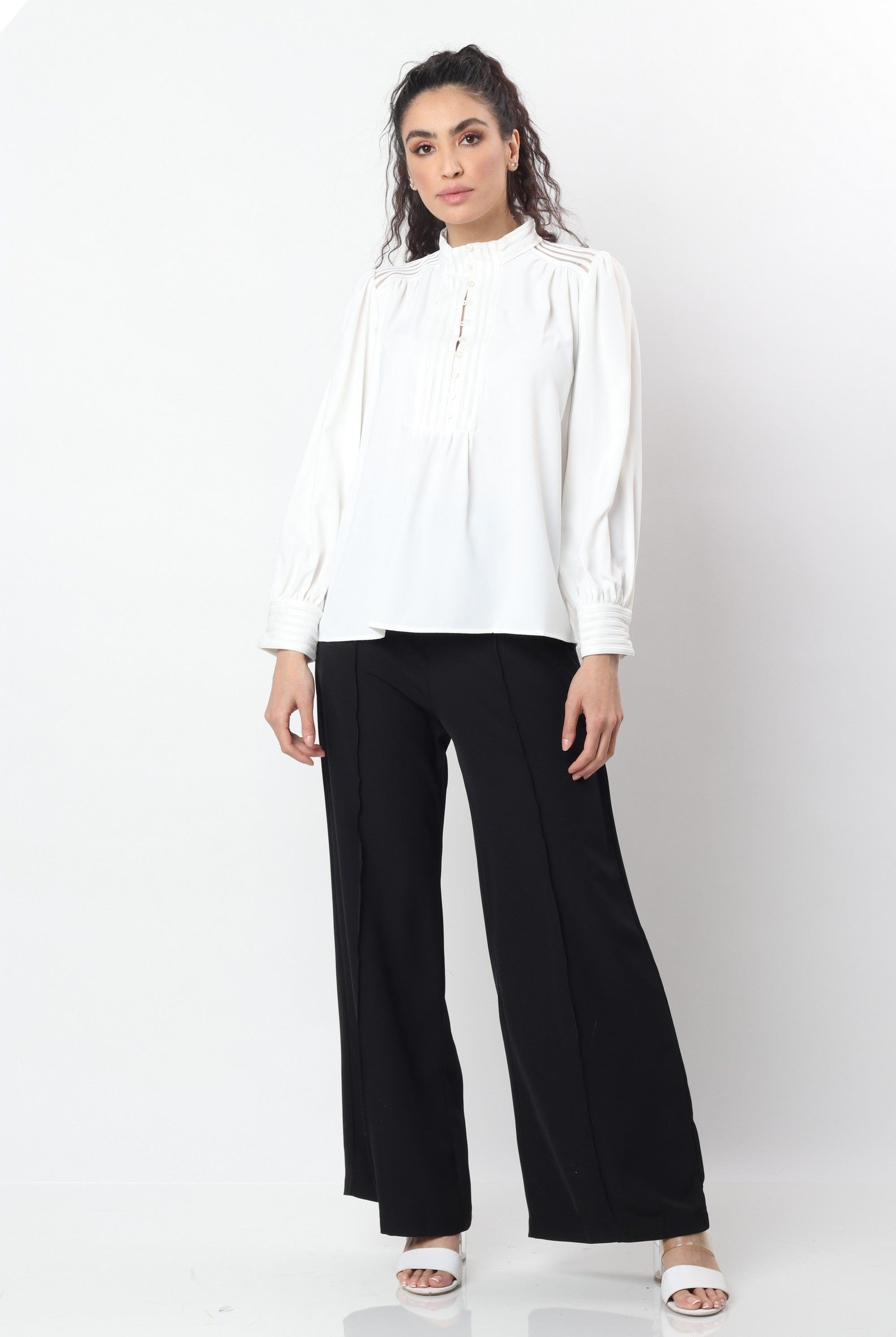 نتشي بلوزة أزرار أمامية بياقة صغيرة كم طويل واسعة بأساور نسائي