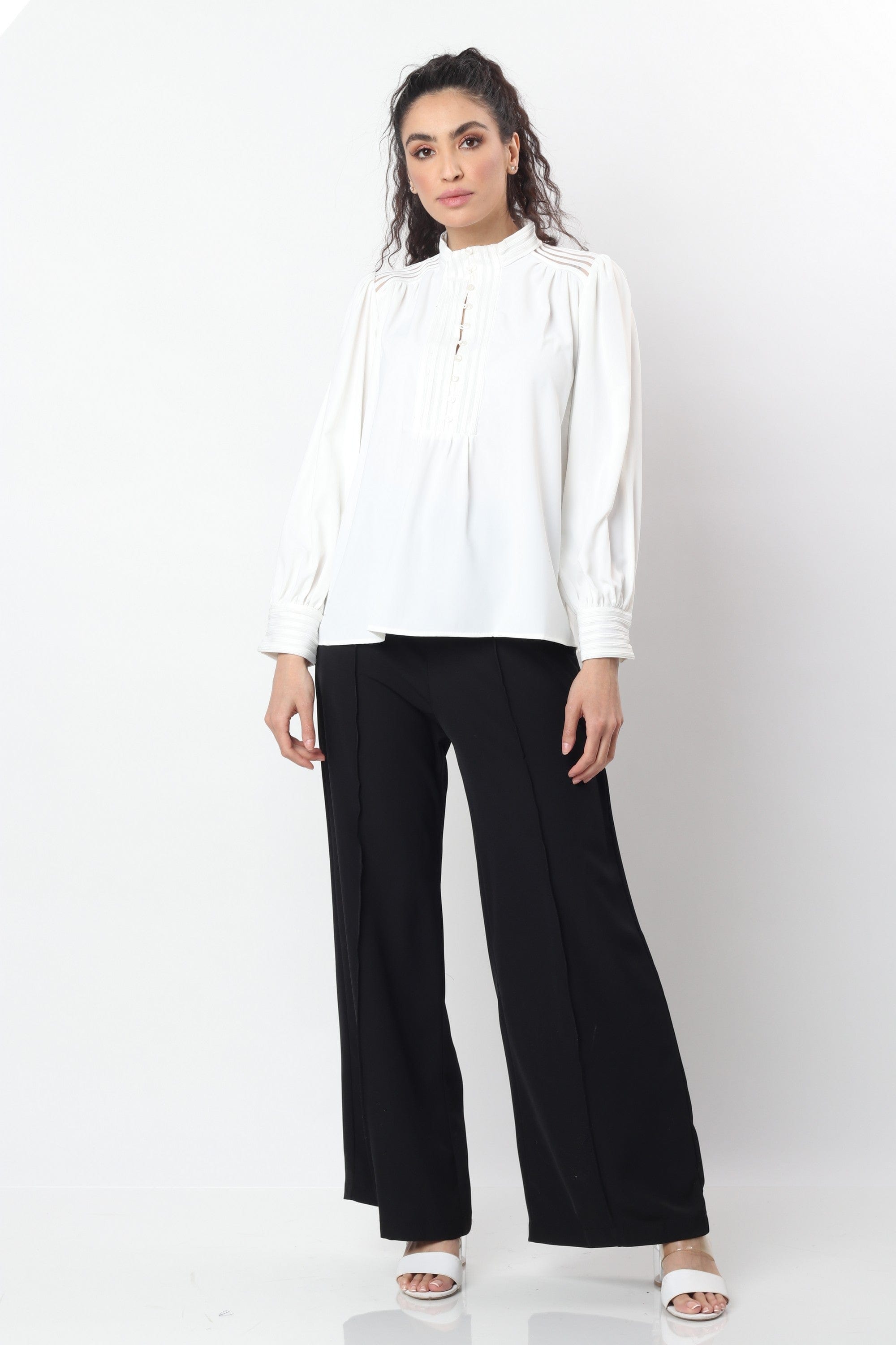 نتشي بلوزة أزرار أمامية بياقة صغيرة كم طويل واسعة بأساور نسائي