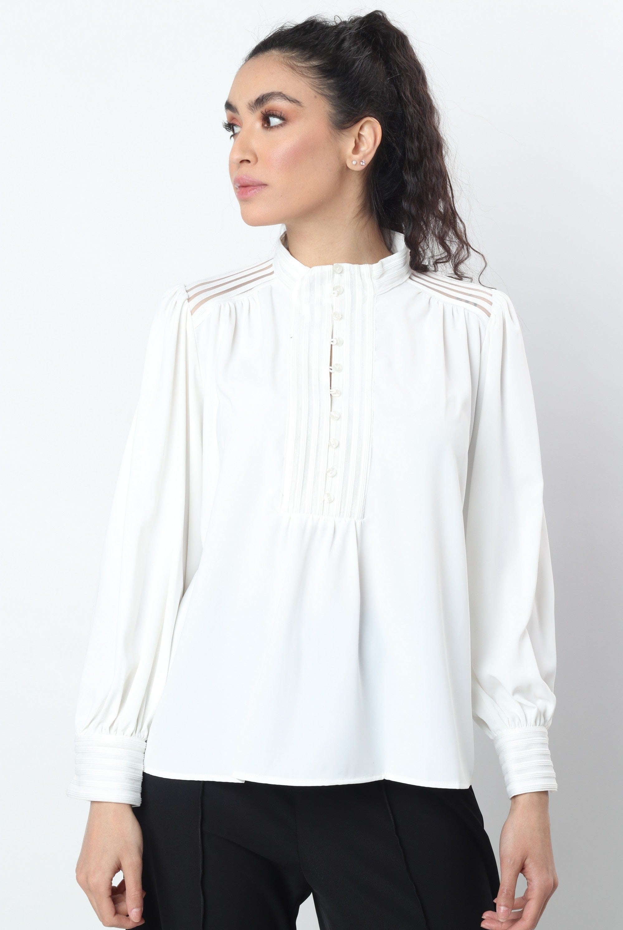 نتشي بلوزة أزرار أمامية بياقة صغيرة كم طويل واسعة بأساور نسائي