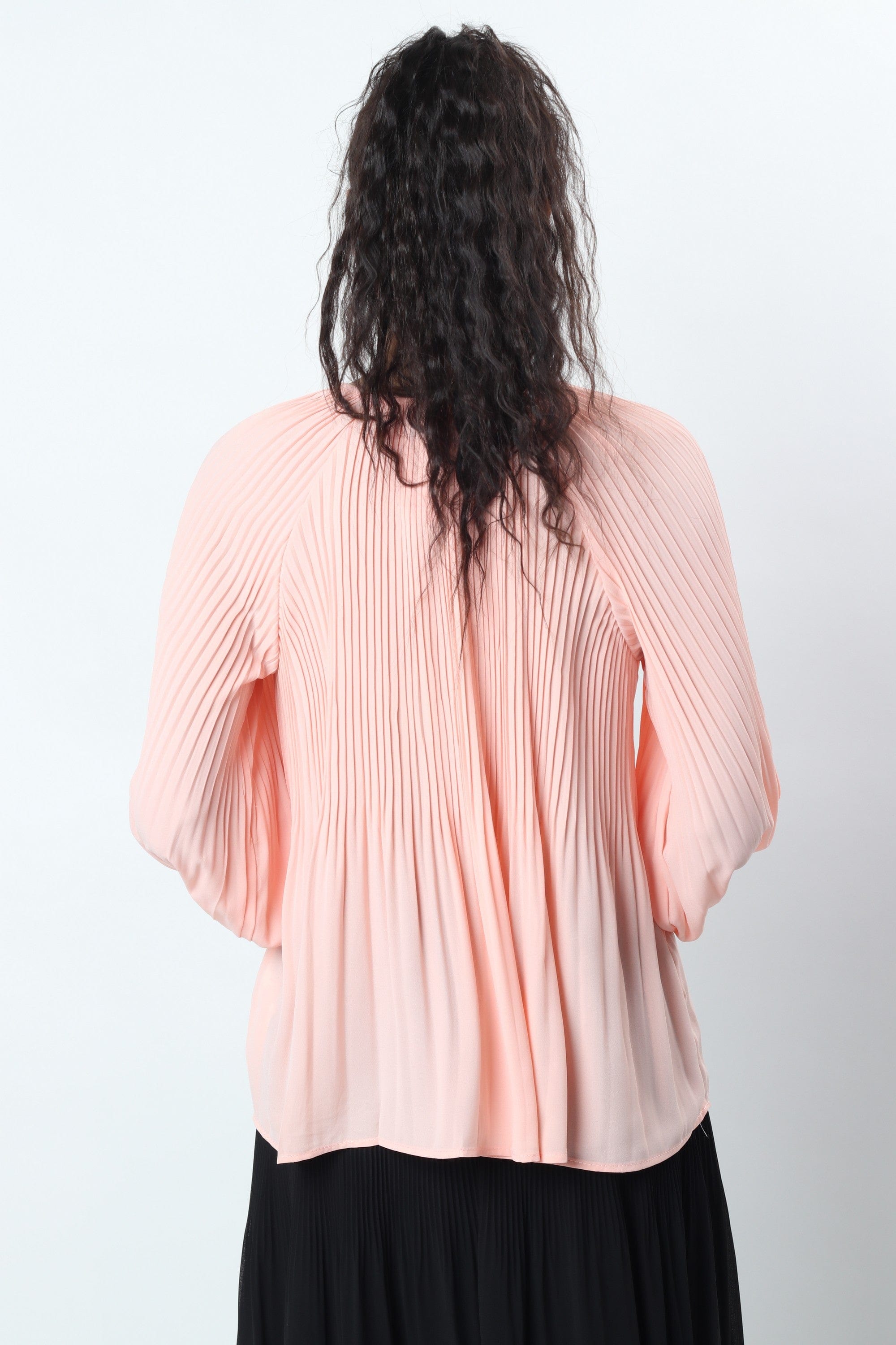 نتشي بلوزة كلوش مع رباط وكم طويل نسائي