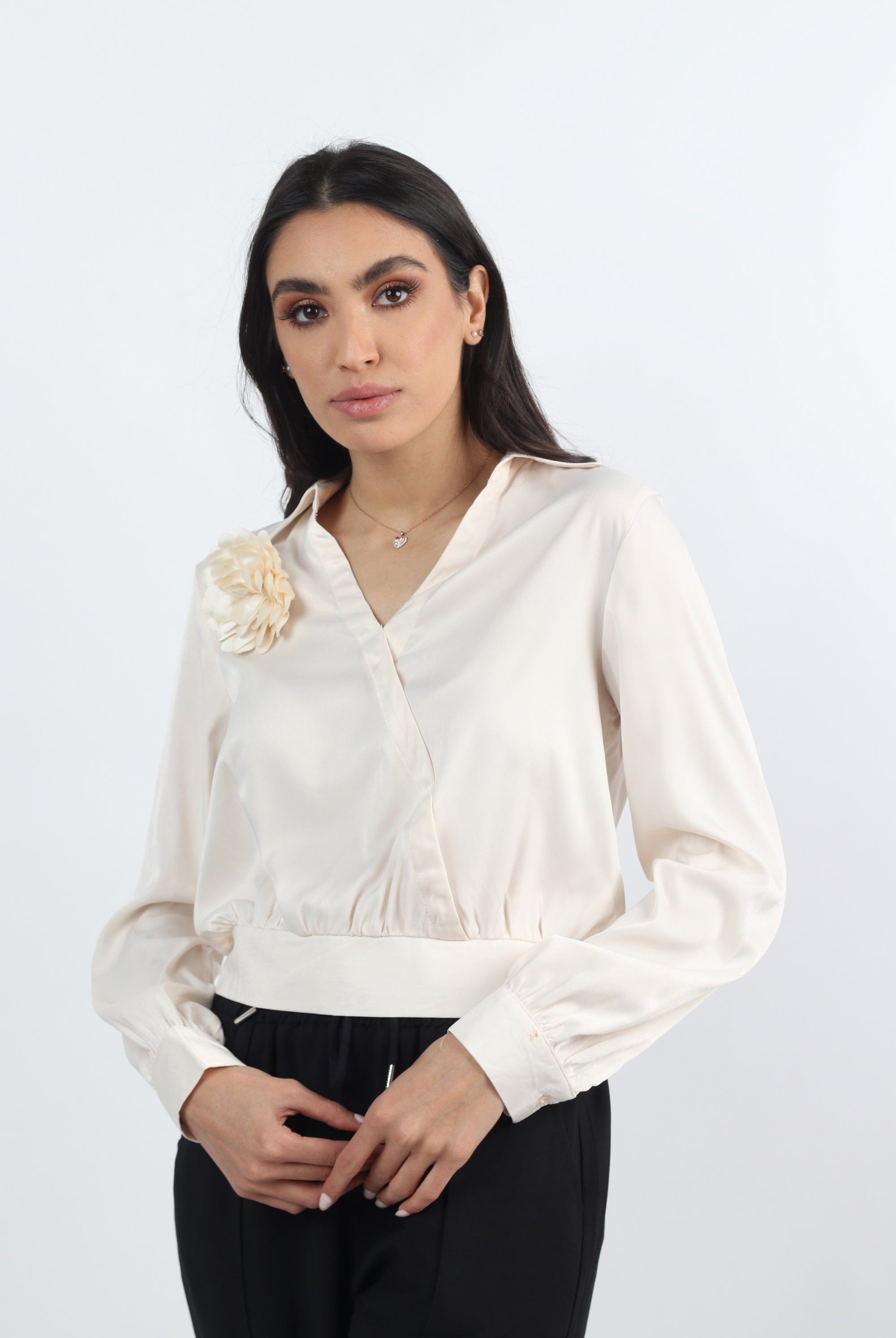 نتشي بلوزة سبعة مفتوحة كم طويل مع وردة نسائي