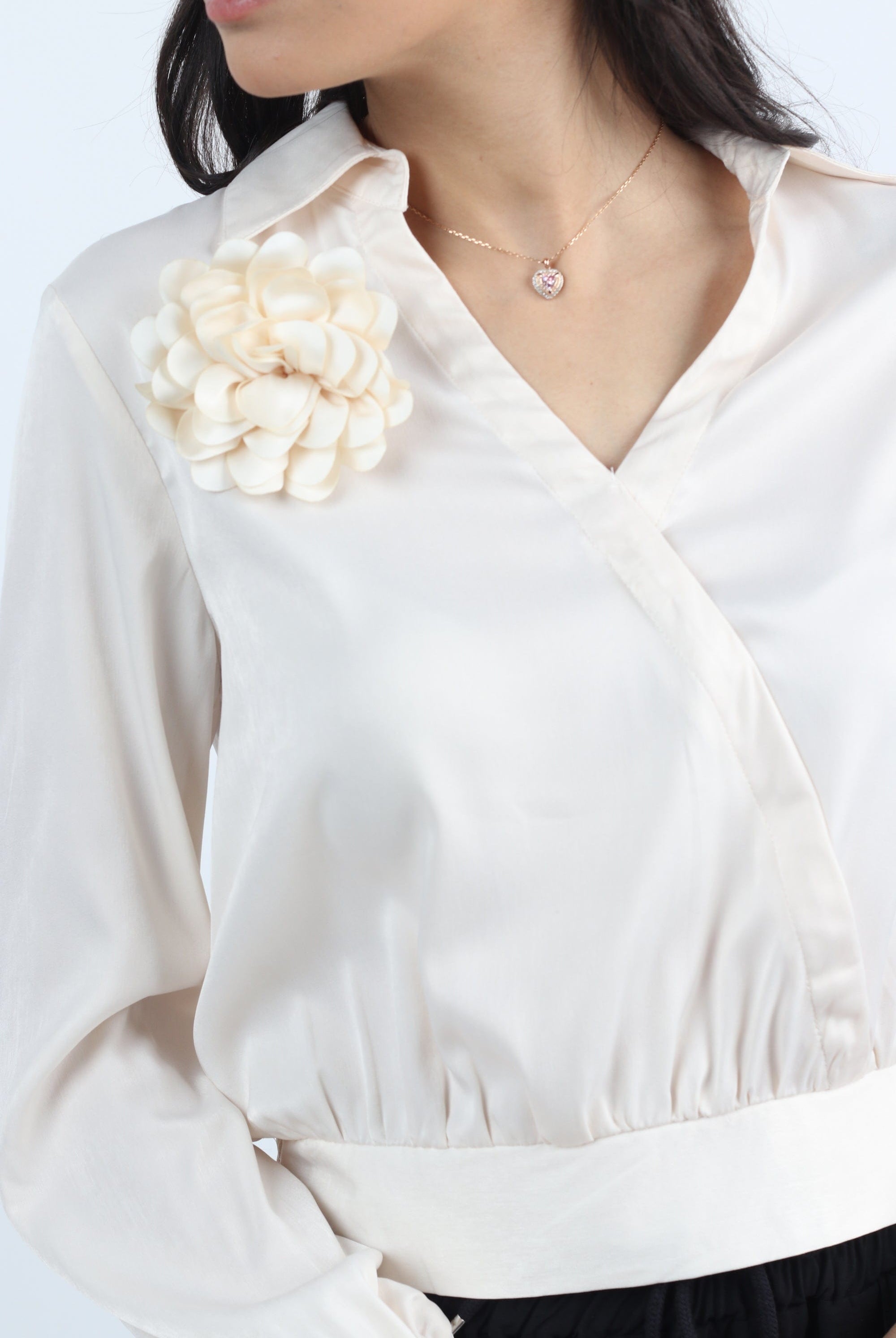 نتشي بلوزة سبعة مفتوحة كم طويل مع وردة نسائي