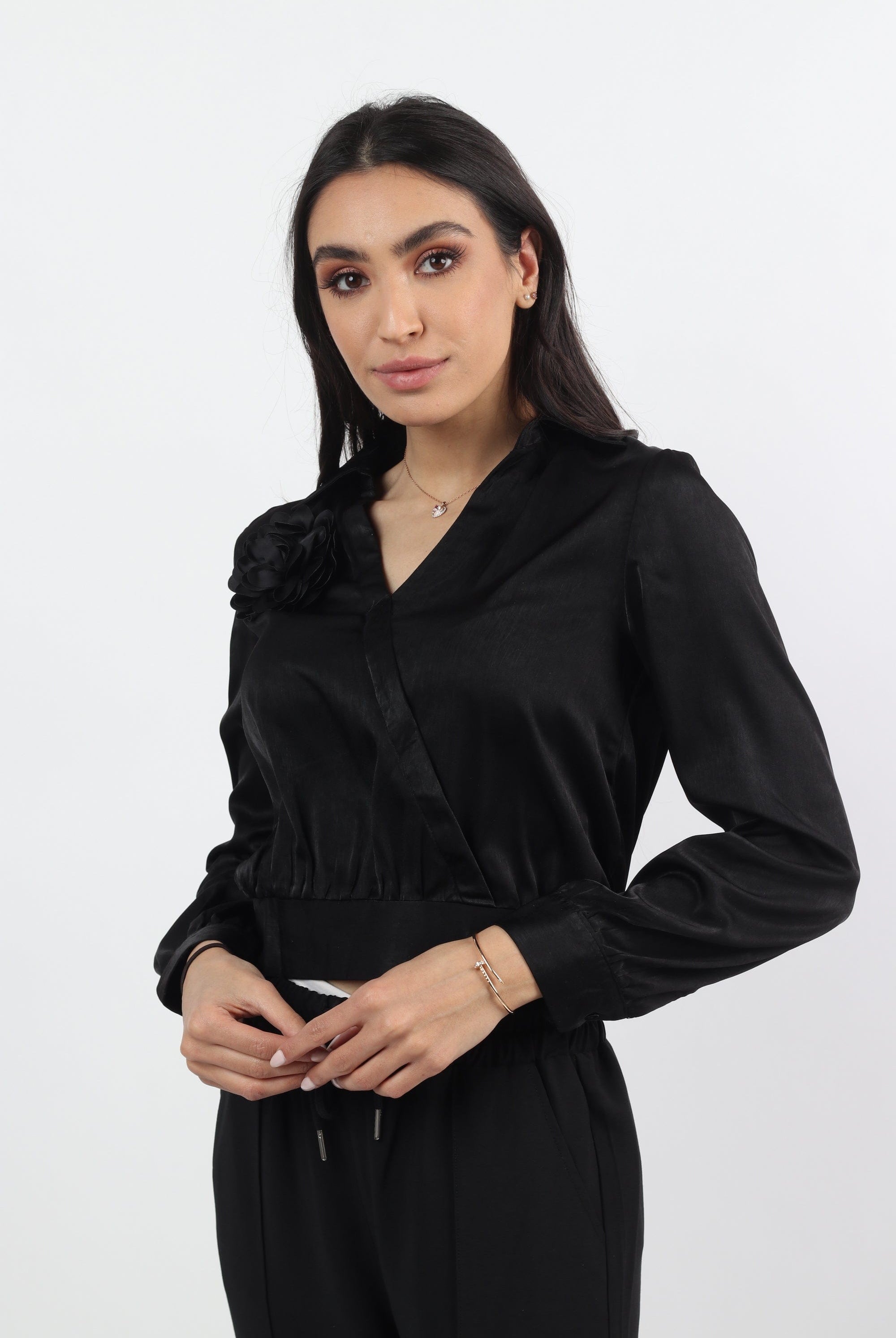 نتشي بلوزة سبعة مفتوحة كم طويل مع وردة نسائي