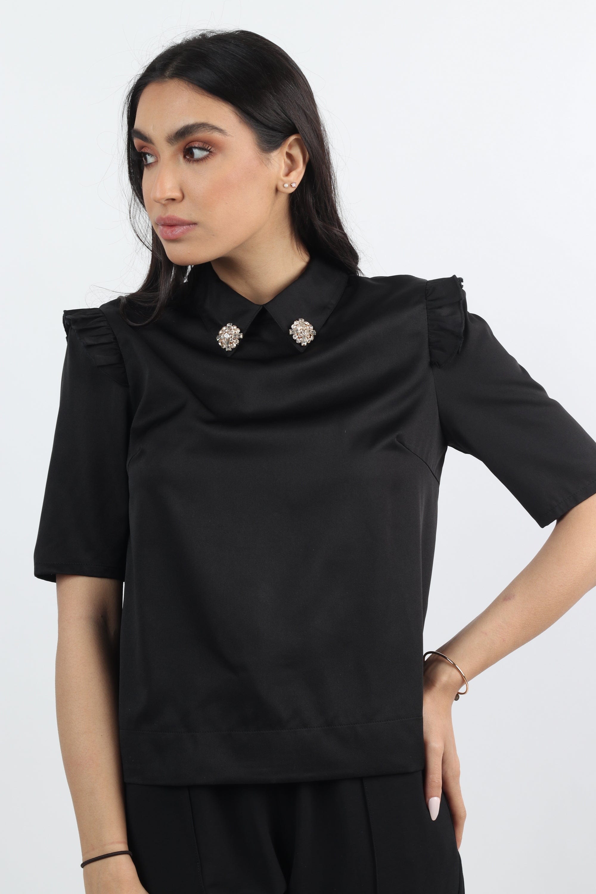 نتشي بلوزة رسمية بياقة مطرزة نص كم مع كلوش نسائي