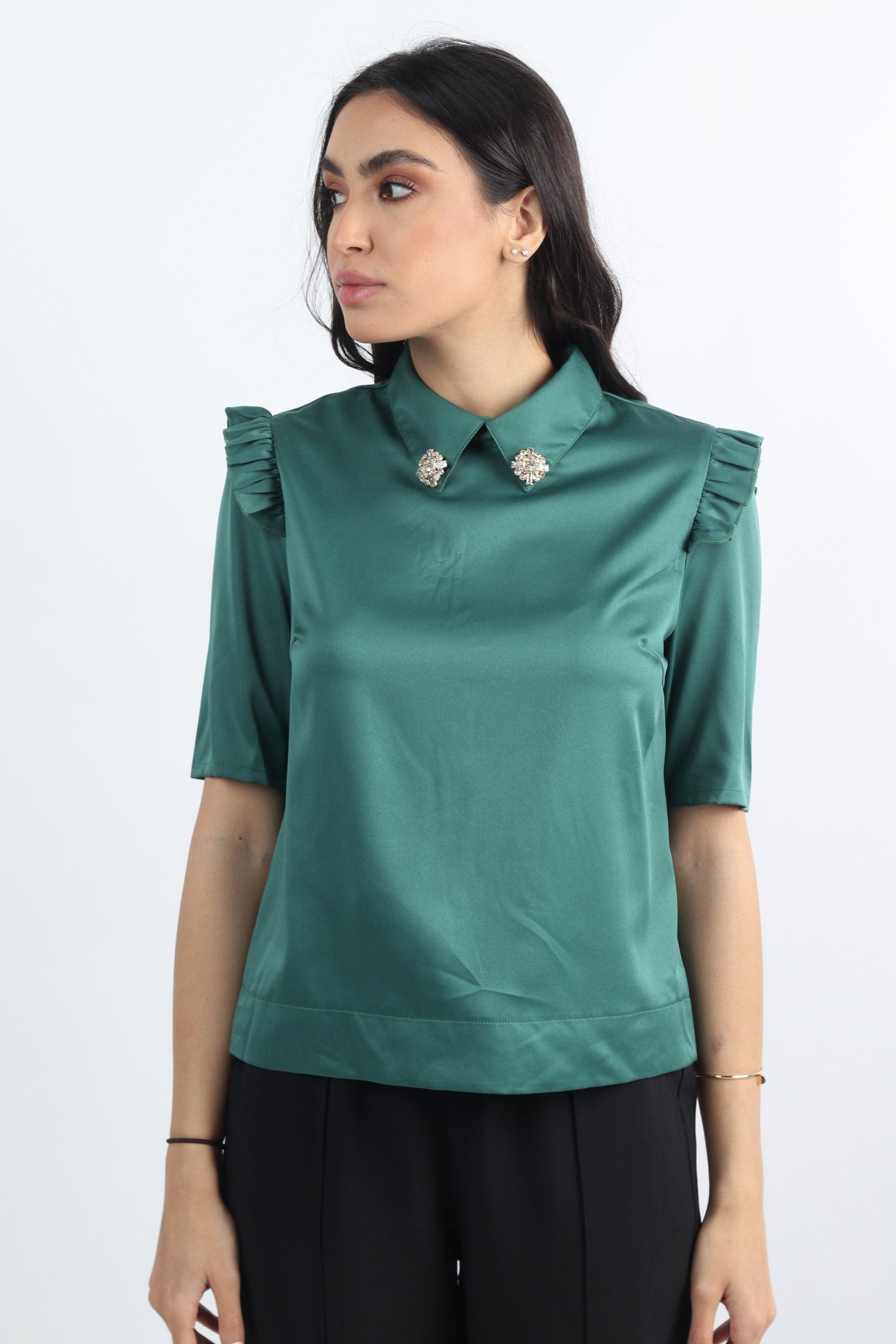 نتشي بلوزة رسمية بياقة مطرزة نص كم مع كلوش نسائي