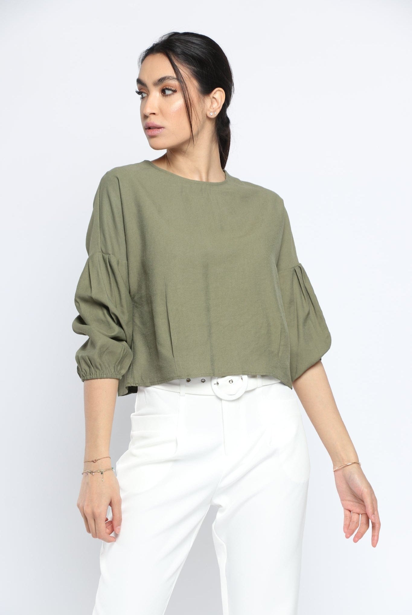 نتشي بلوزة نص بطن قصيرة سادة 3/4 كم منفوخ نسائي