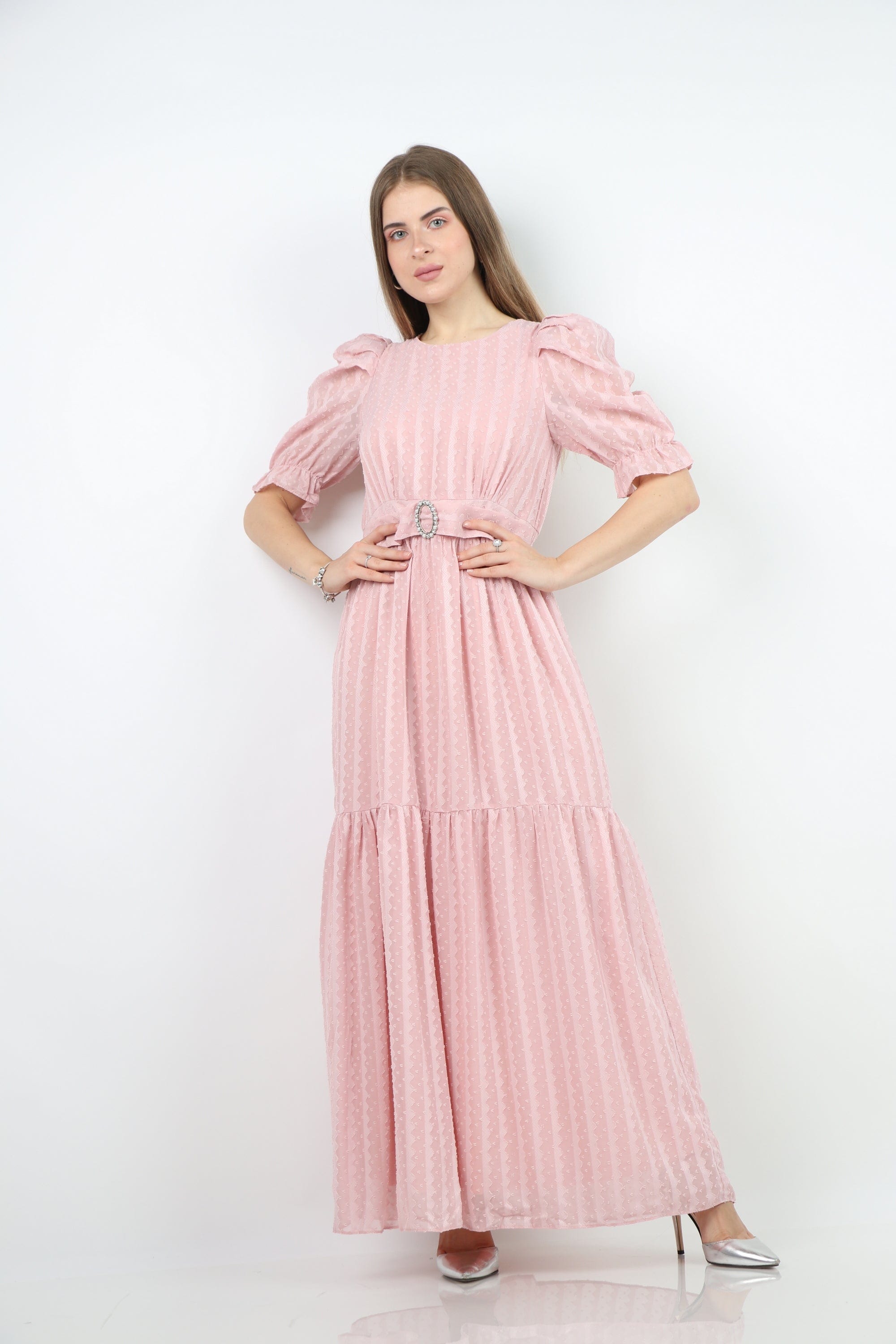 نتشي فستان ماكسي شيفون مكشكش من الصدر مزين بحزام