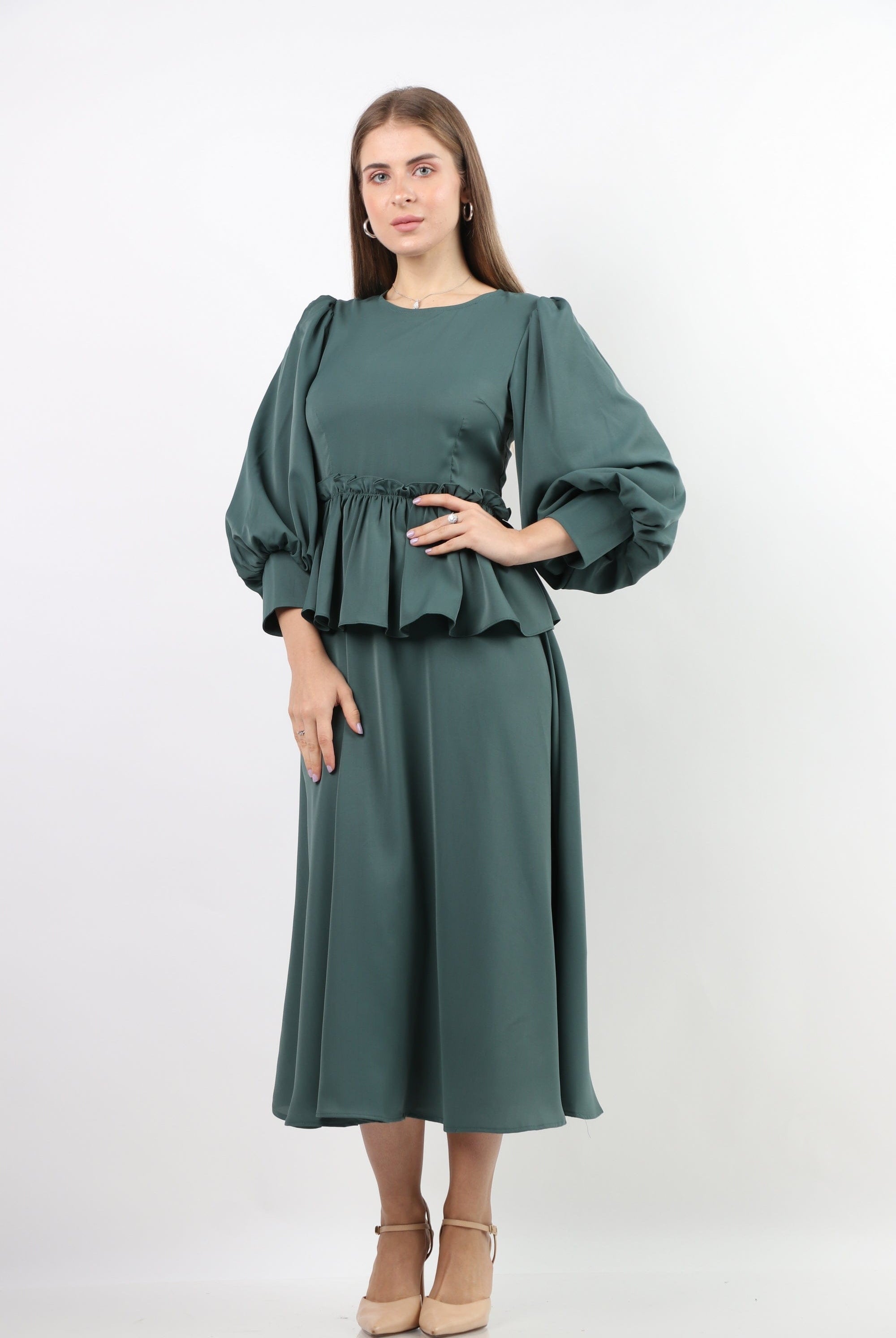 نتشي فستان ميدي بأكمام طويلة وكرانيش علي الخصر