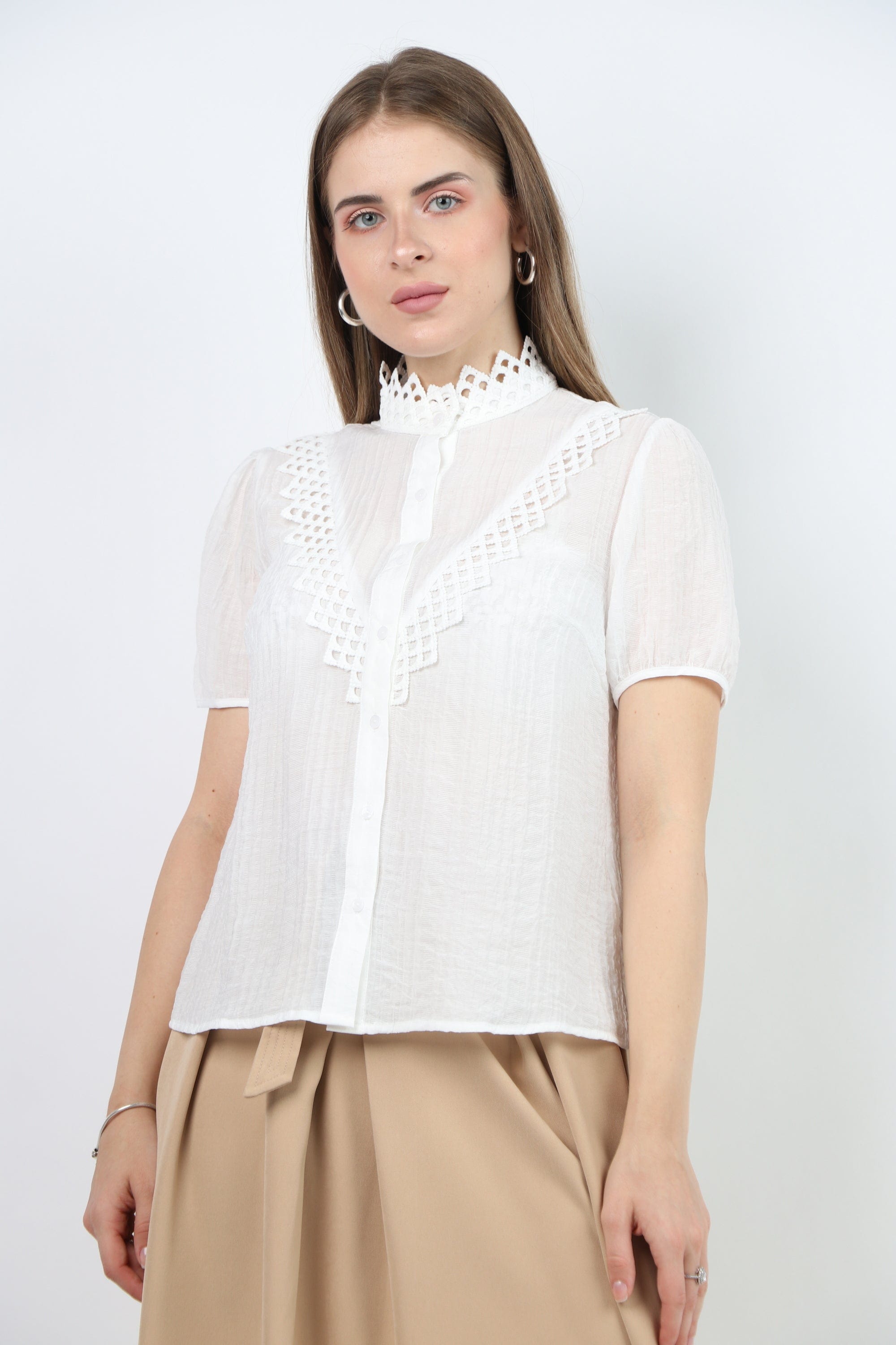 نتشي بلوزة رسمية كم قصير مزينة بدانتيل نسائي