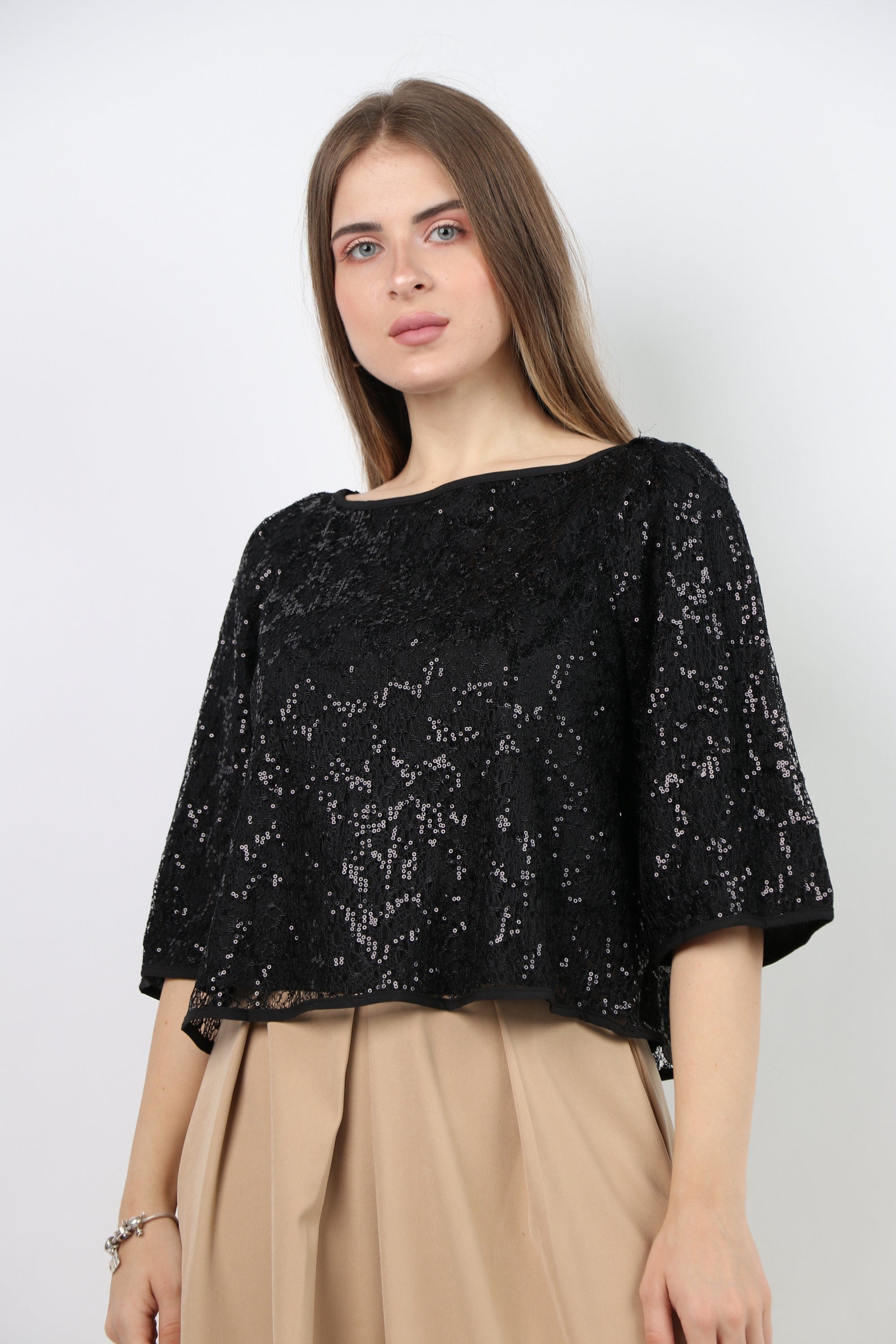 نتشي بلوزة رسمية كم قصير مزينة بدانتيل نسائي