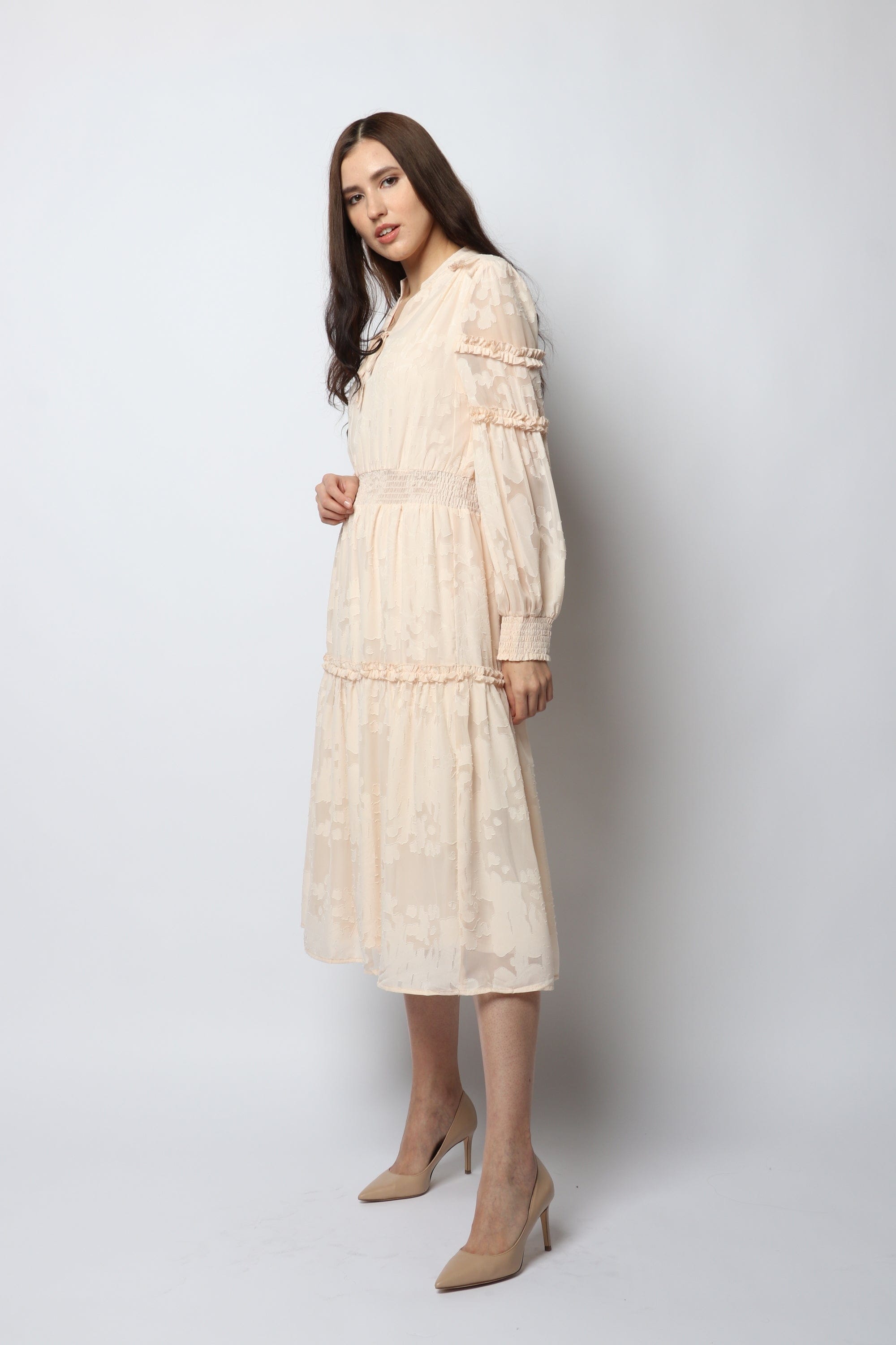 نتشي فستان ميدي زم منفوش بأكمام طويلة