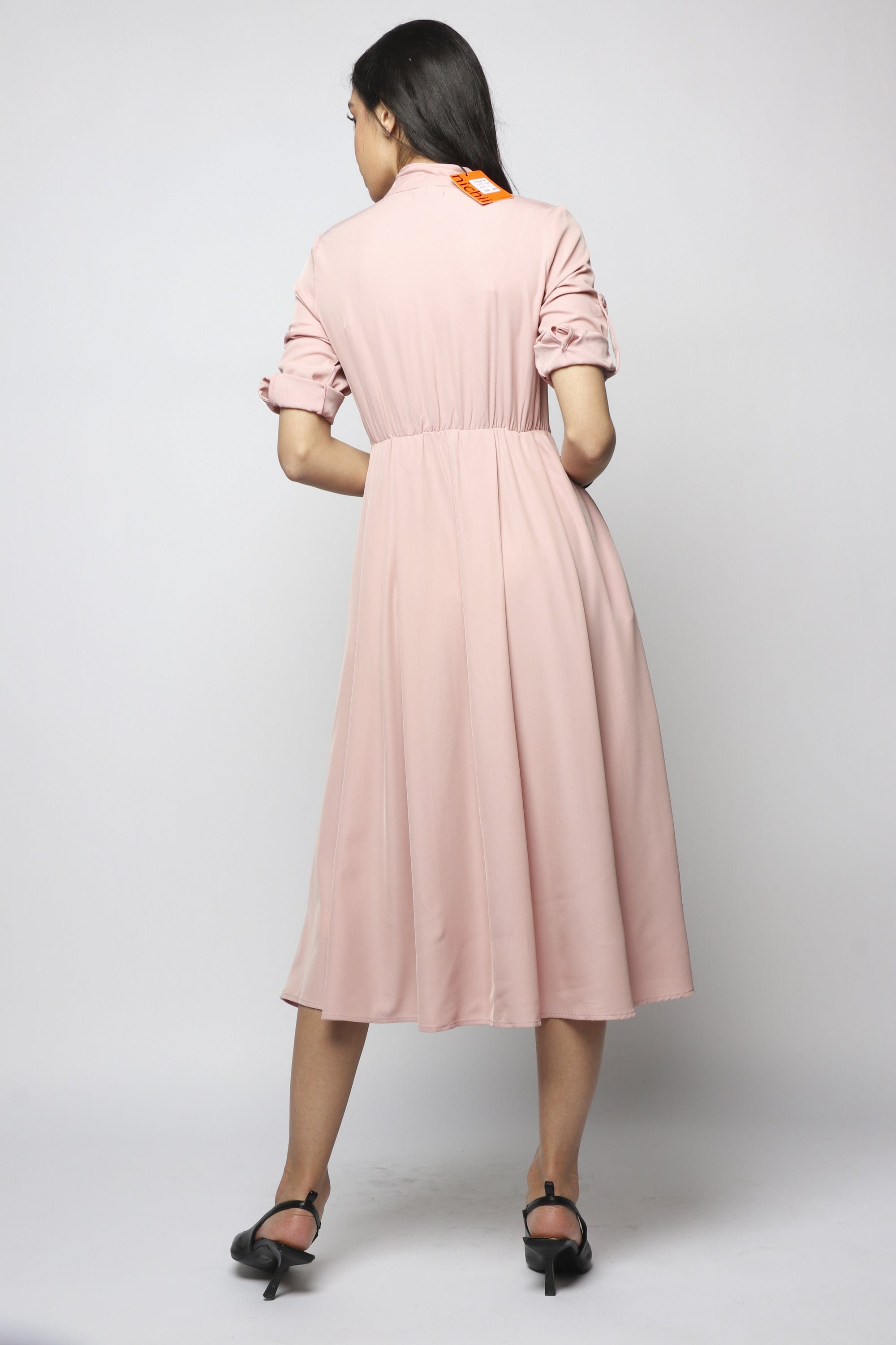 نتشي فستان ميدي سادة بربطة عنق كم طويل مزودة بزر وقابلة للتعديل