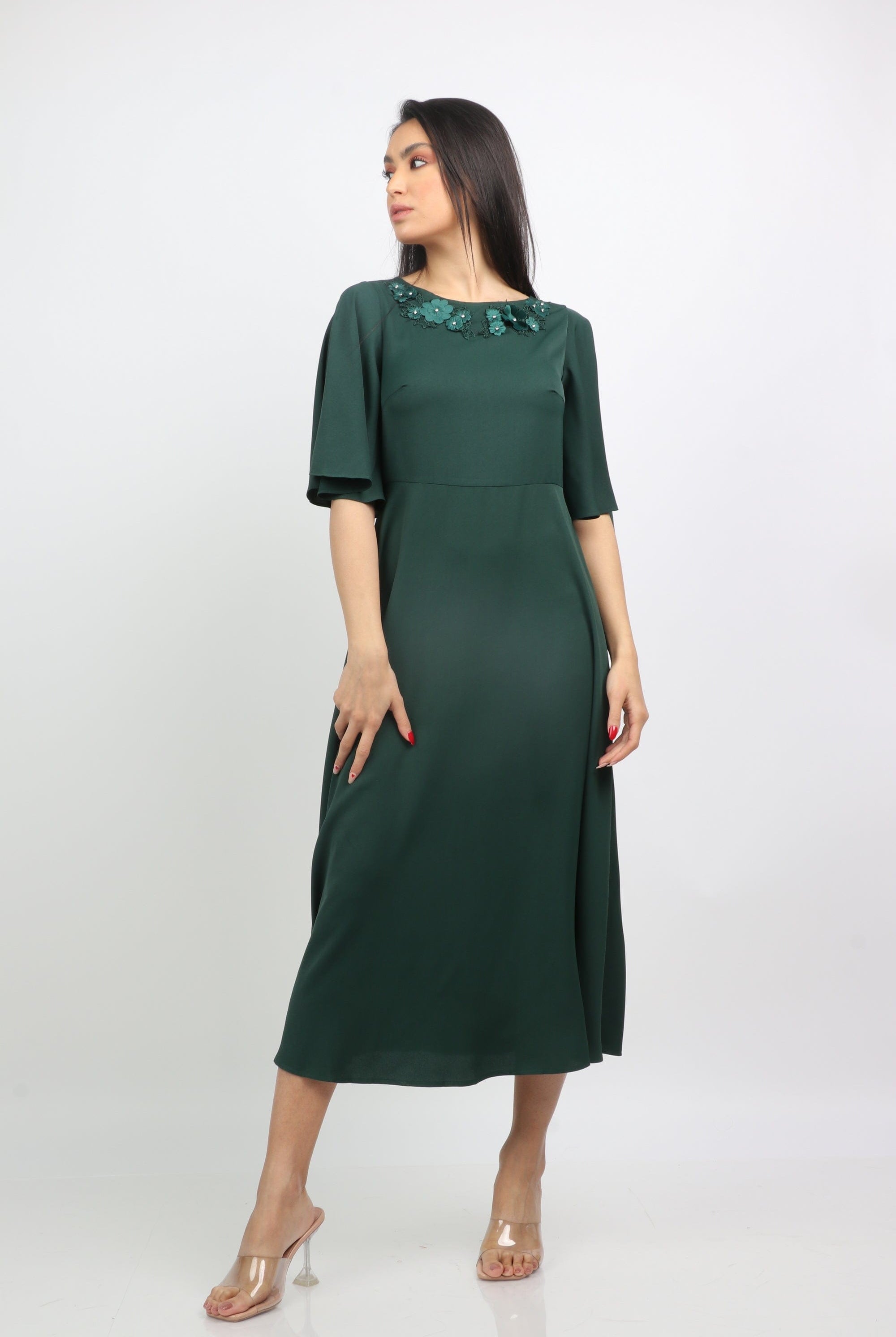 نتشي فستان ميدي سادة كلاسيك كم فراشة قصير