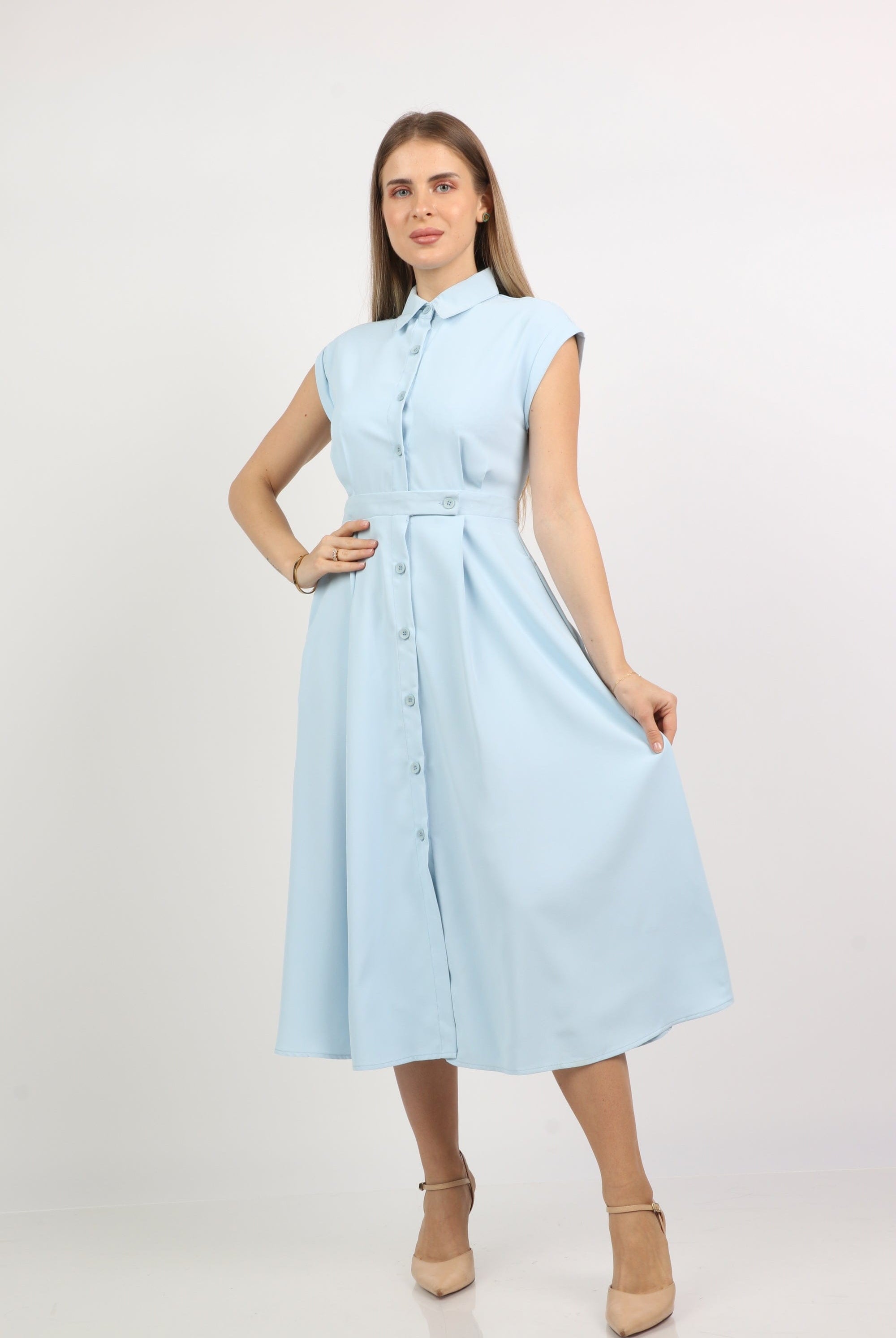 نتشي فستان ميدي بدون أكمام بياقة وأزار أمامية