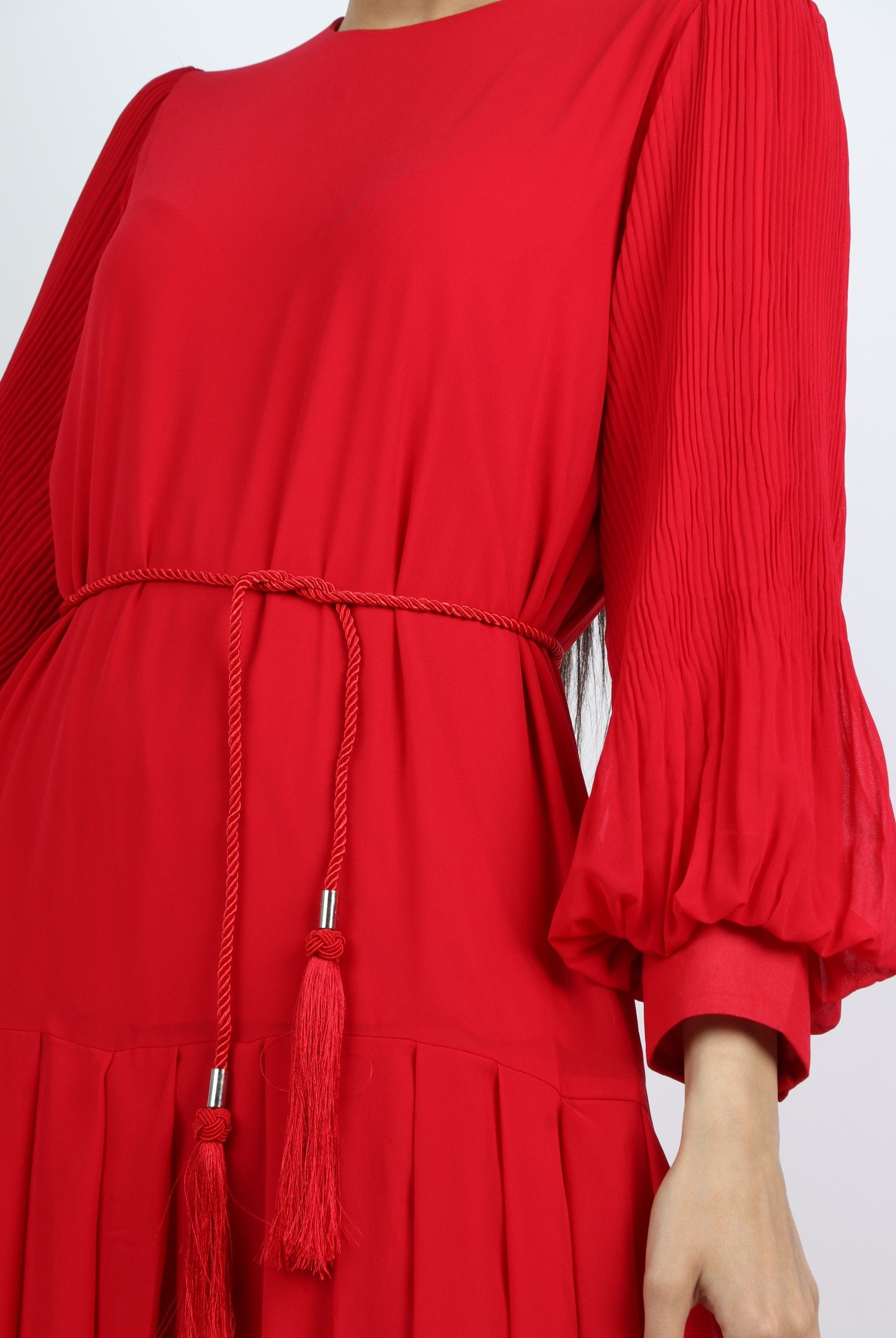 نتشي فستان طويل بحزام خصر باكمام بف بكسرات طويلة