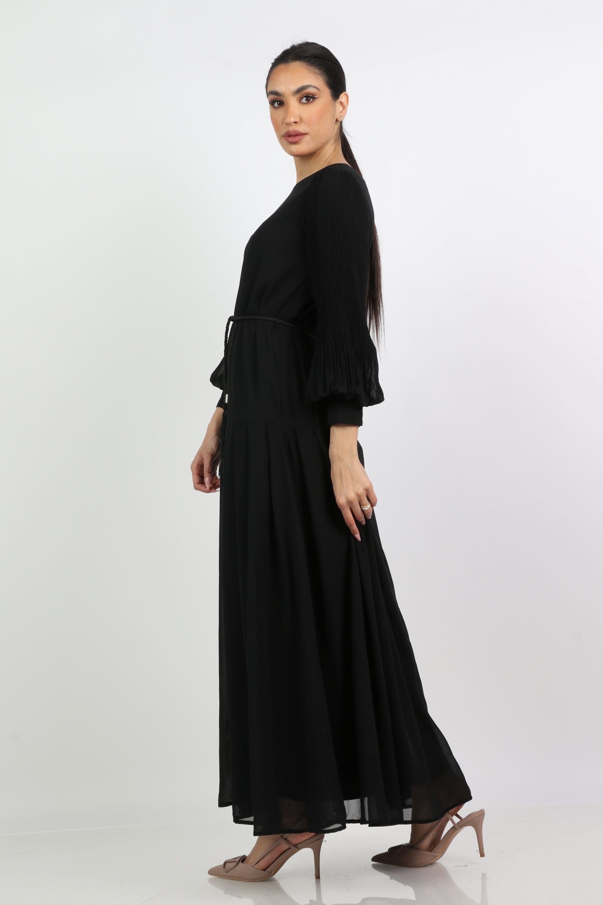 نتشي فستان طويل بحزام خصر باكمام بف بكسرات طويلة