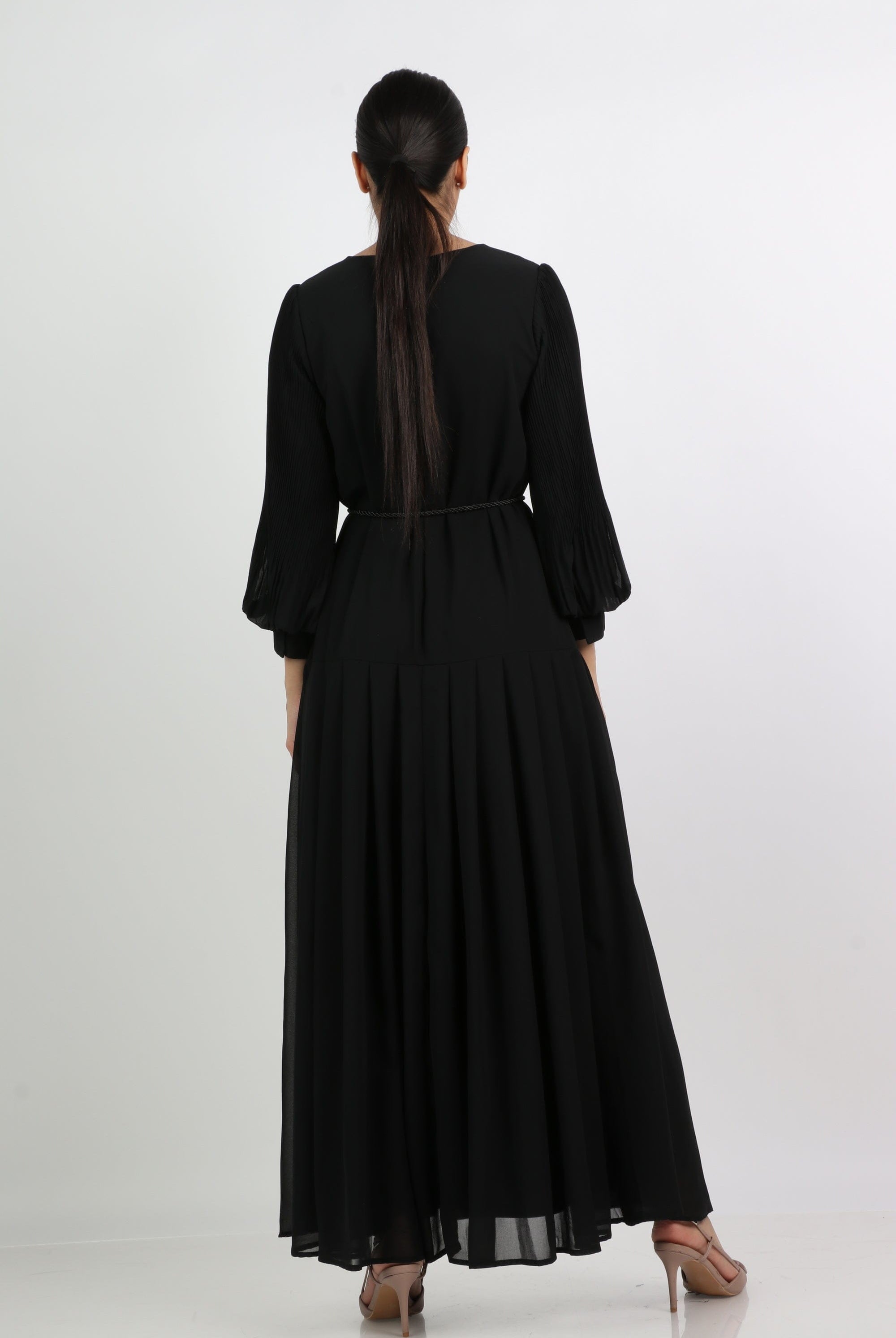 نتشي فستان طويل بحزام خصر باكمام بف بكسرات طويلة