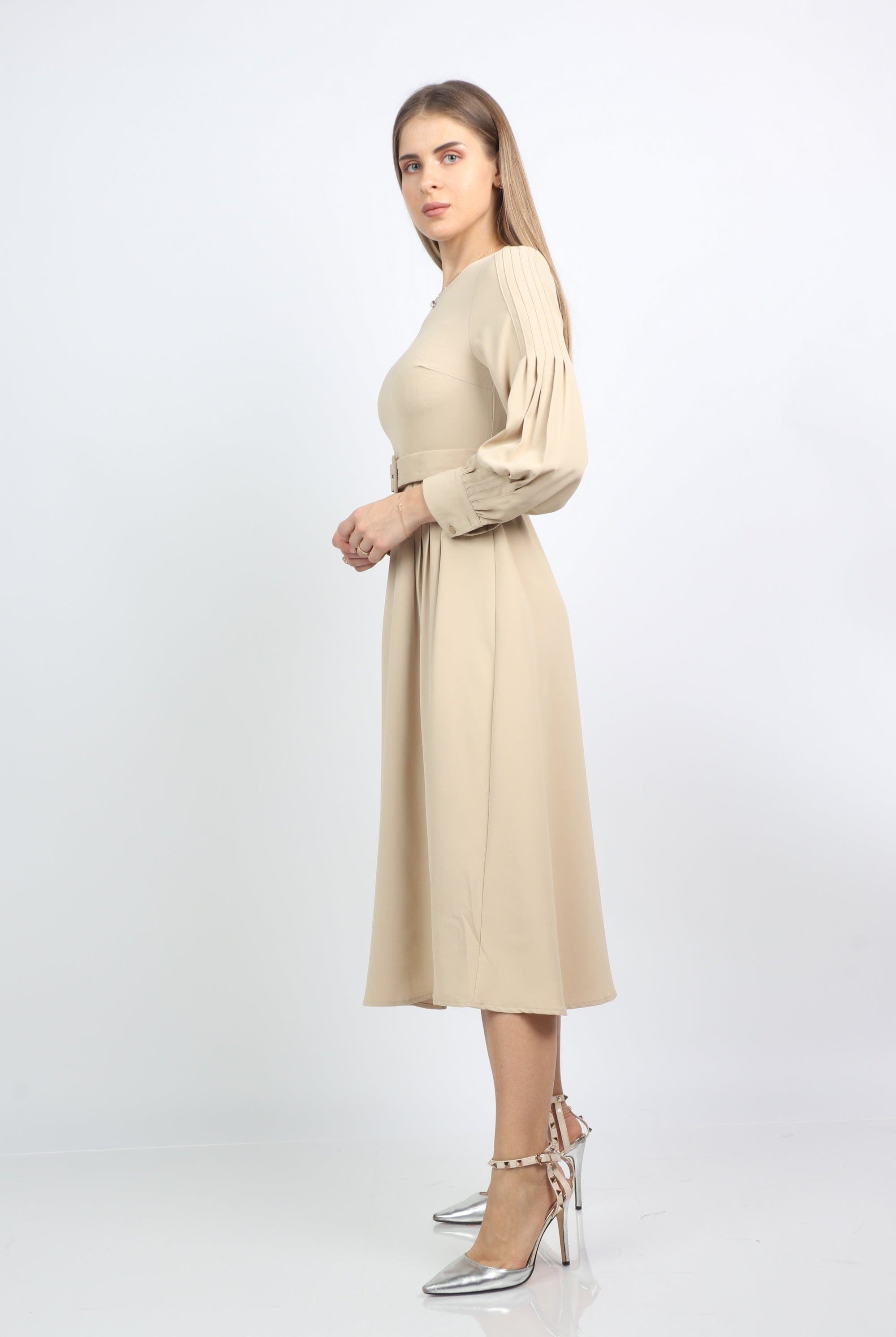 نتشي فستان ميدي حزام على الخصر بأكمام طويلة منفوشة