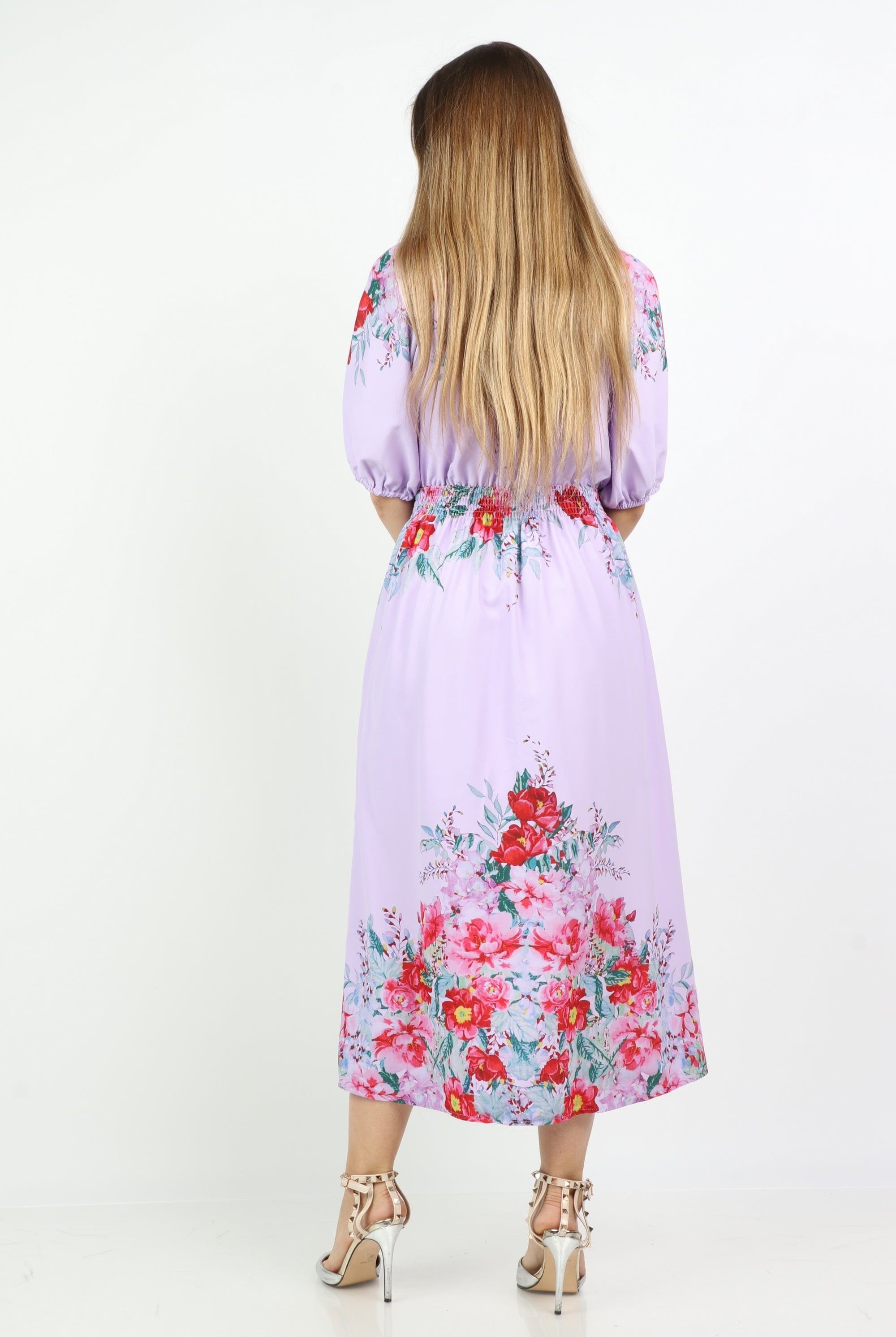 نتشي فستان ميدي بخصر مطاط بنمط ورود كم قصير