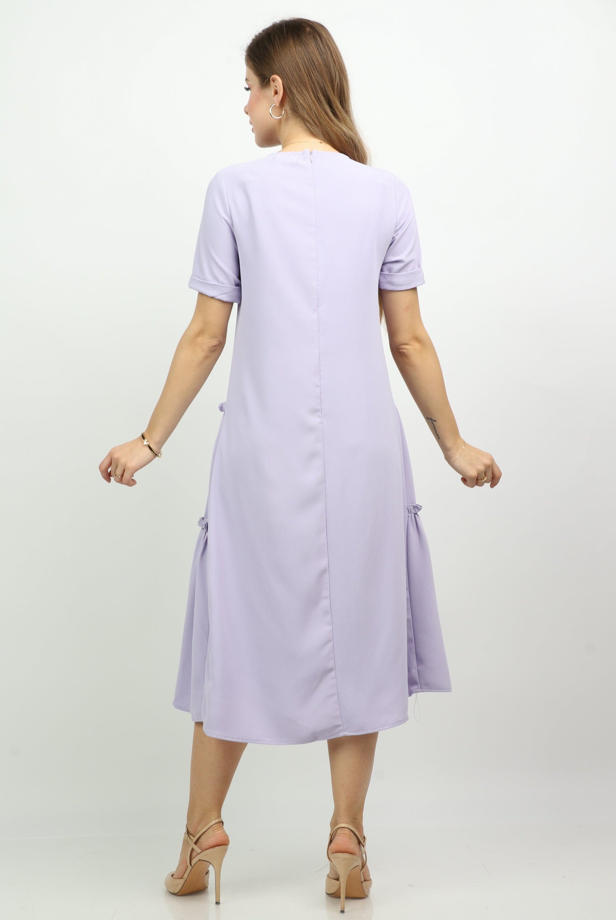 نتشي فستان ميدي منفوش من تحت بكم قصير