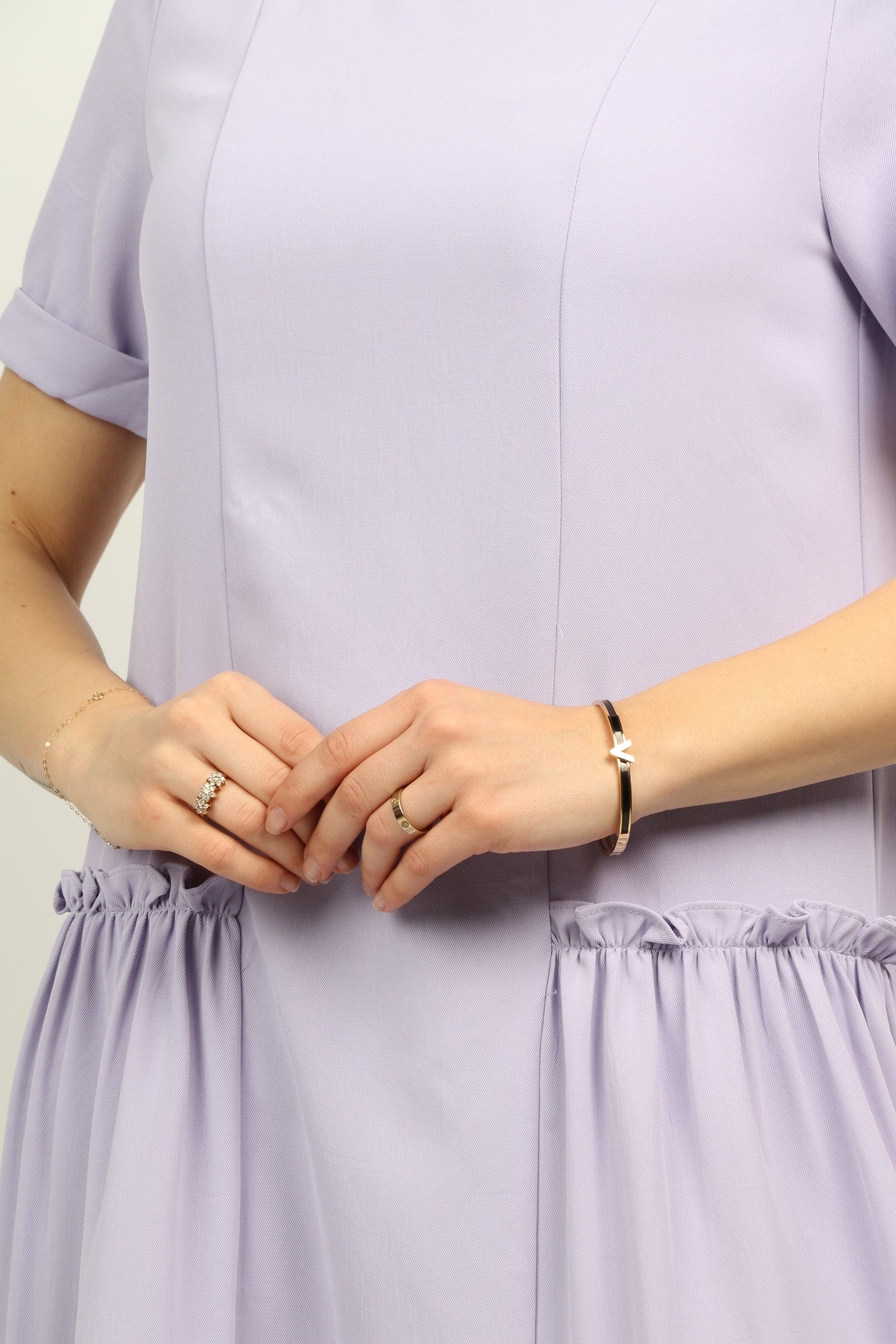 نتشي فستان ميدي منفوش من تحت بكم قصير