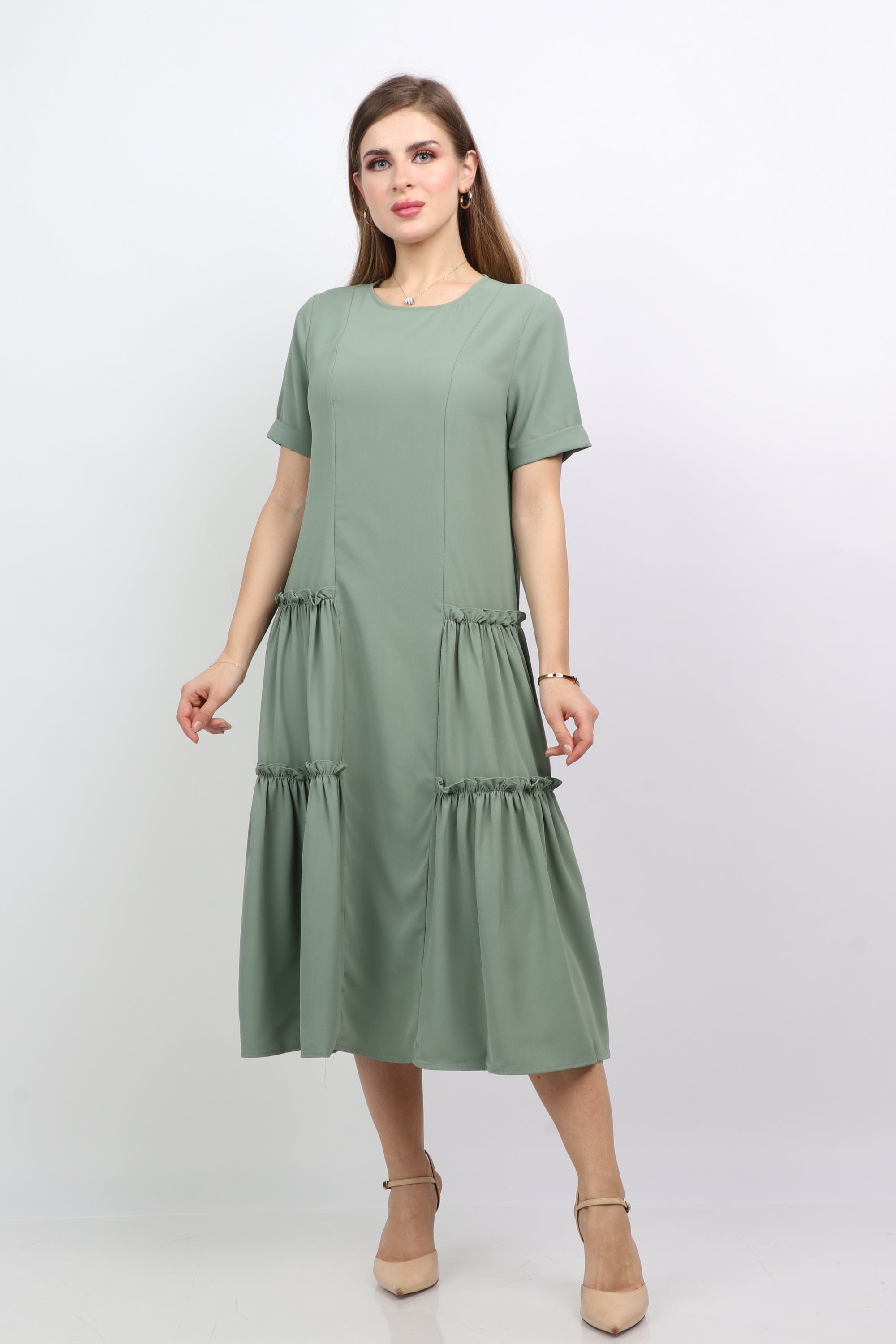 نتشي فستان ميدي منفوش من تحت بكم قصير