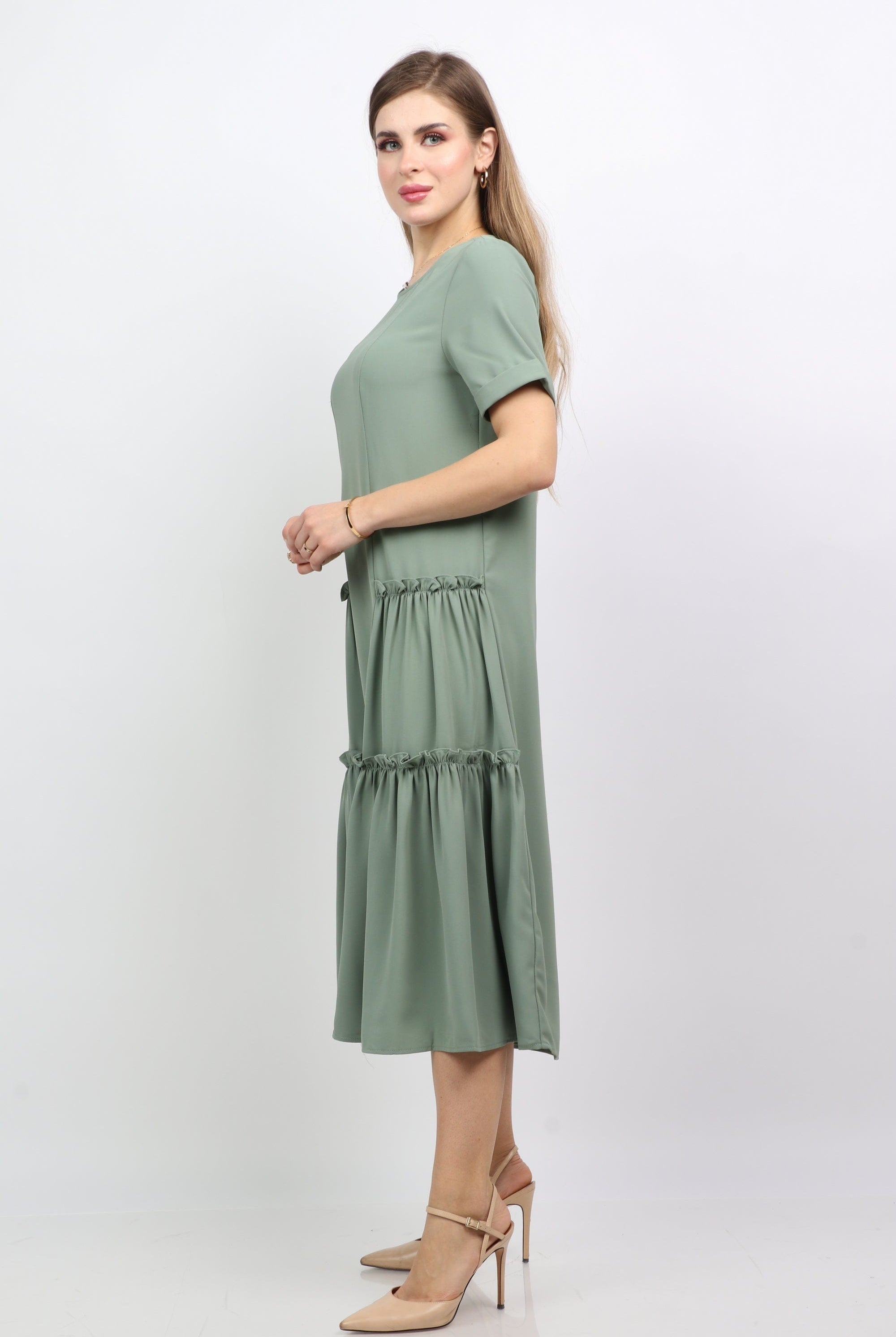 نتشي فستان ميدي منفوش من تحت بكم قصير