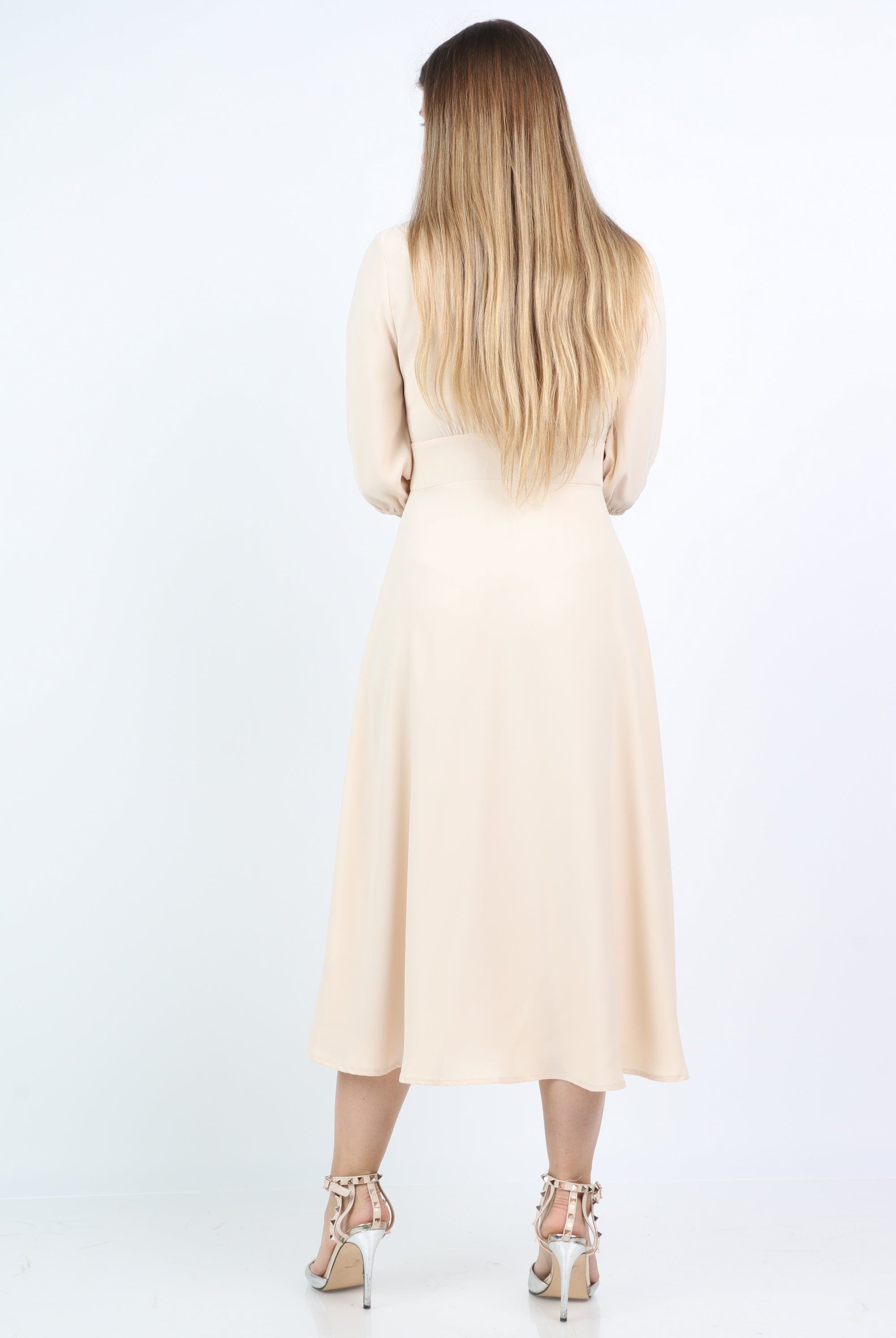 نتشي فستان ميدي سادة مزموم بأكمام منفوخة قصير